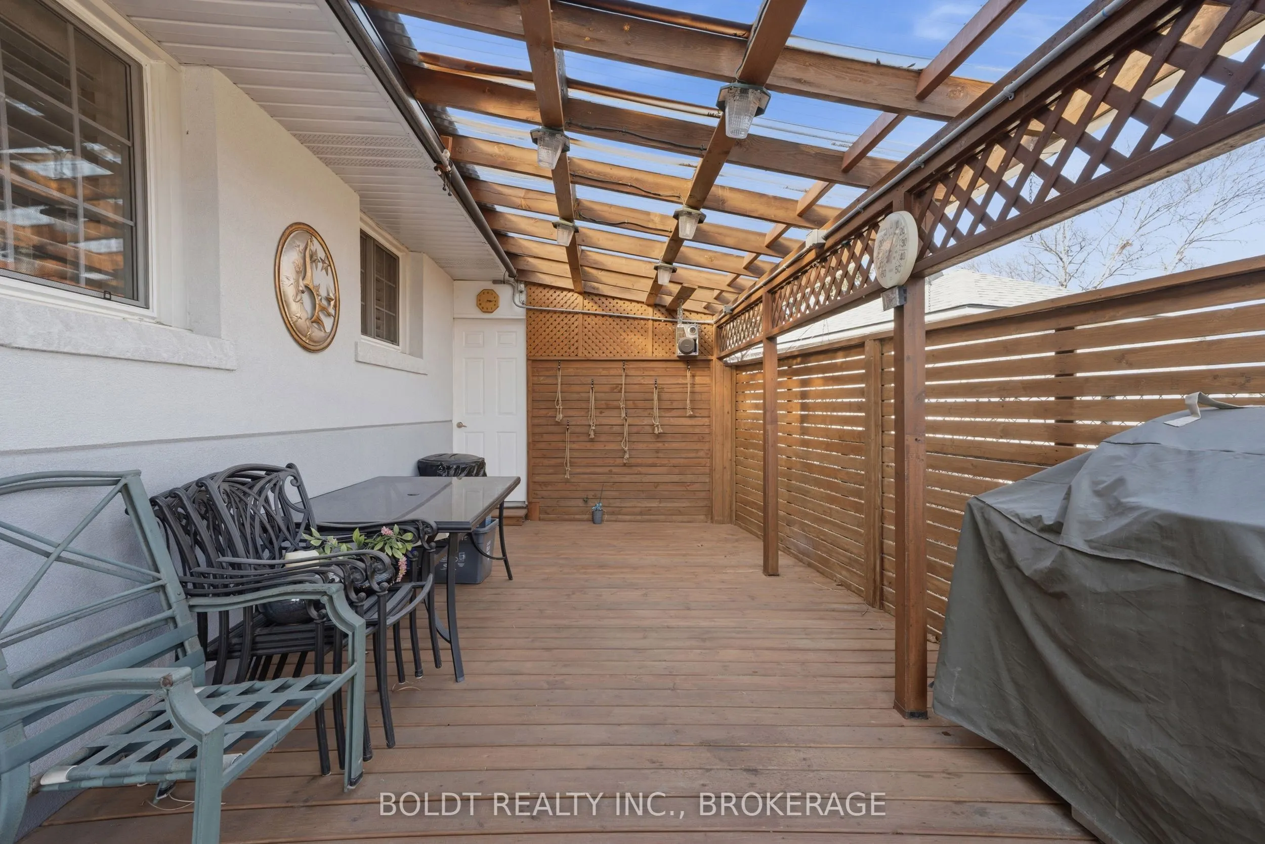 628 Vine Street