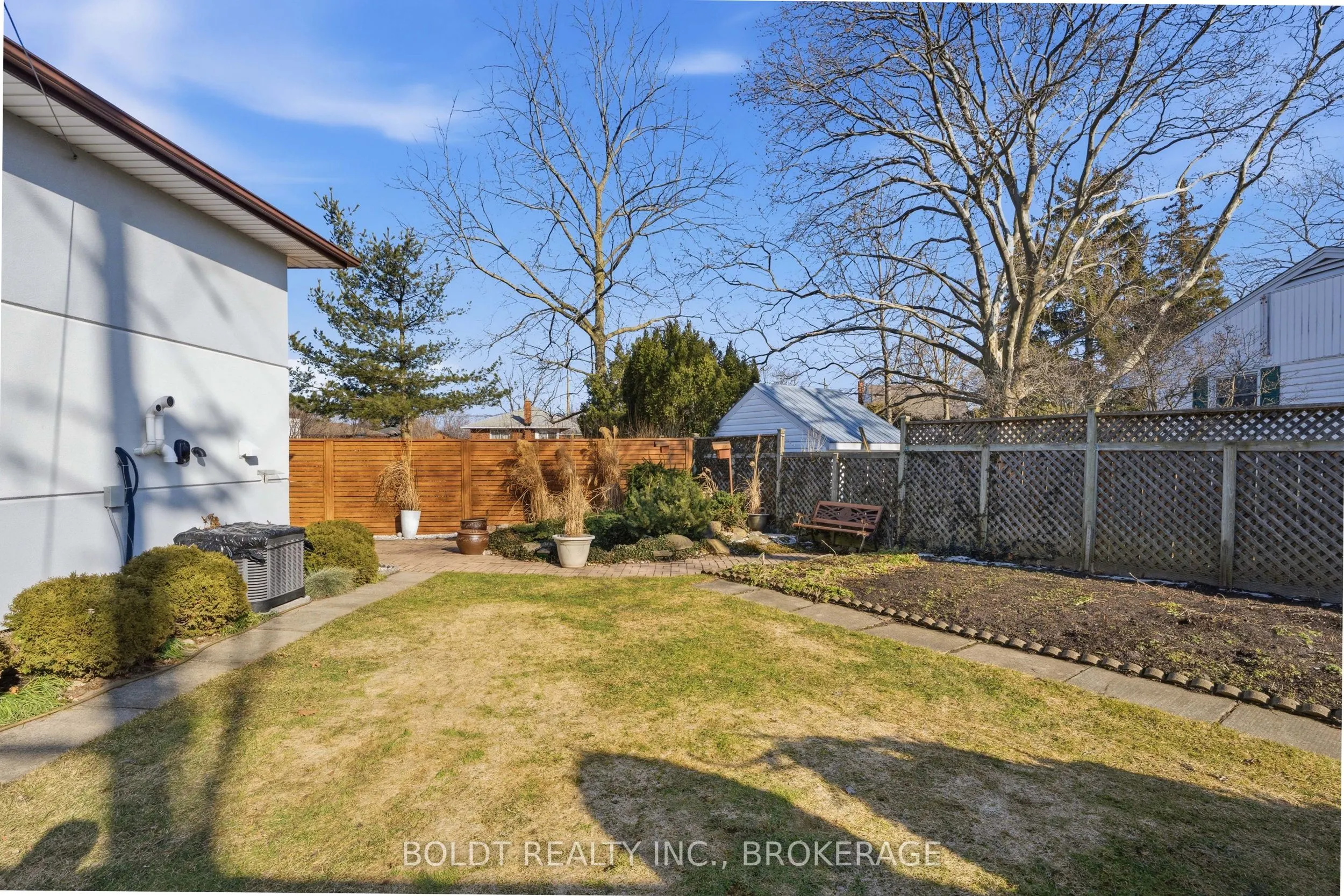 628 Vine Street