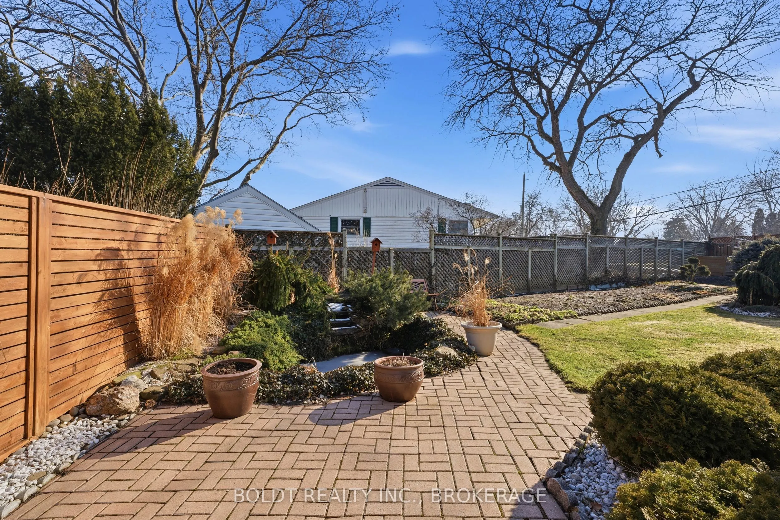 628 Vine Street