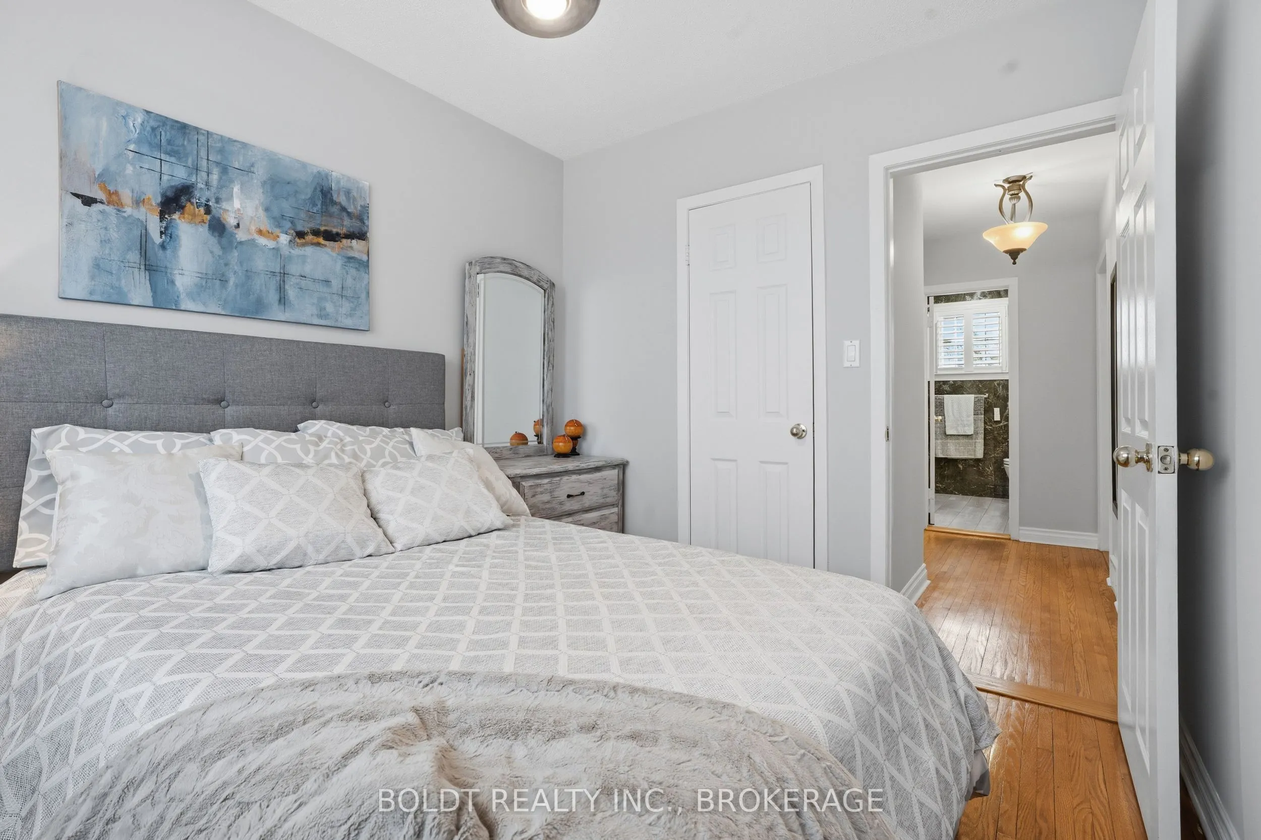 628 Vine Street