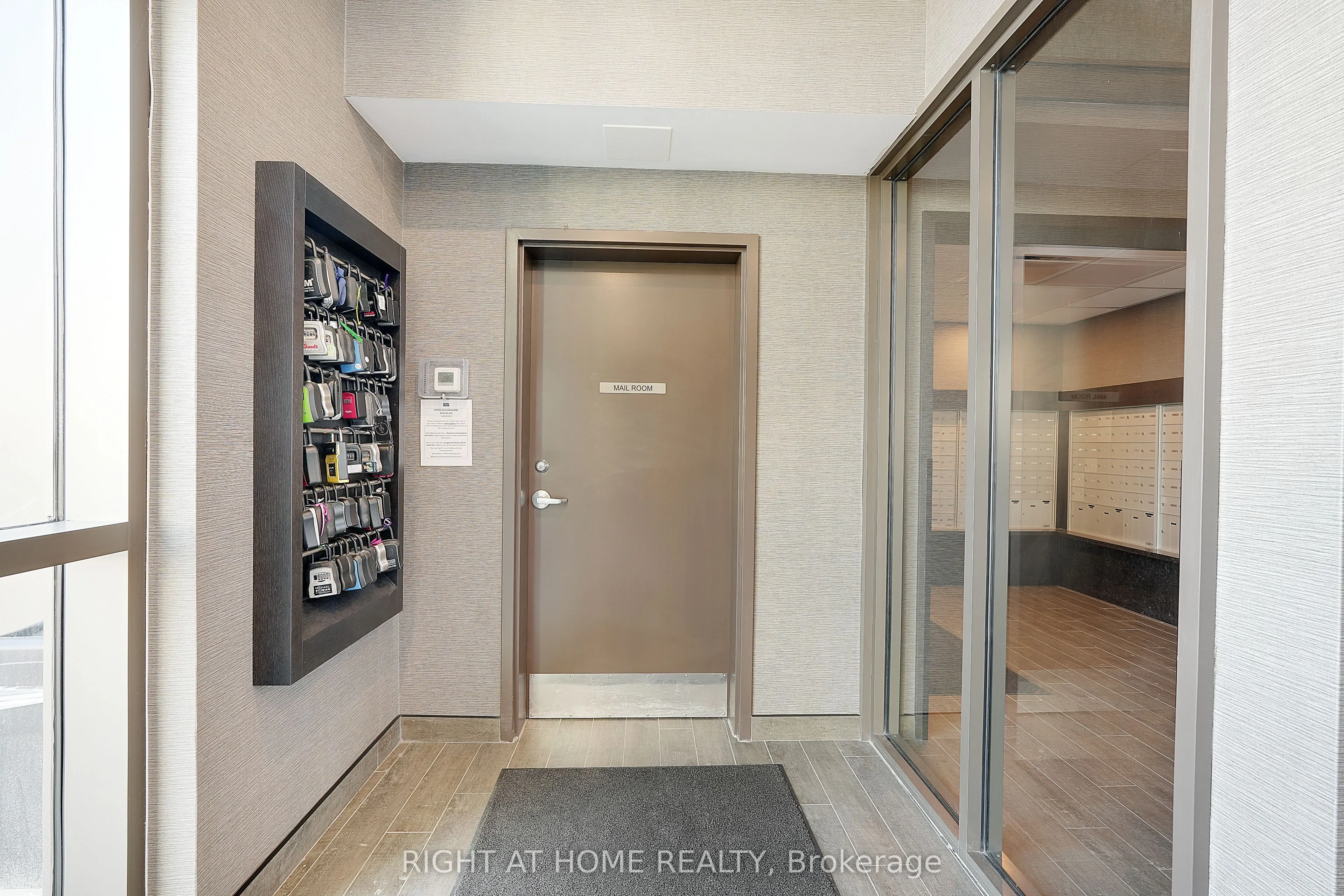 460 Dundas Street E #905