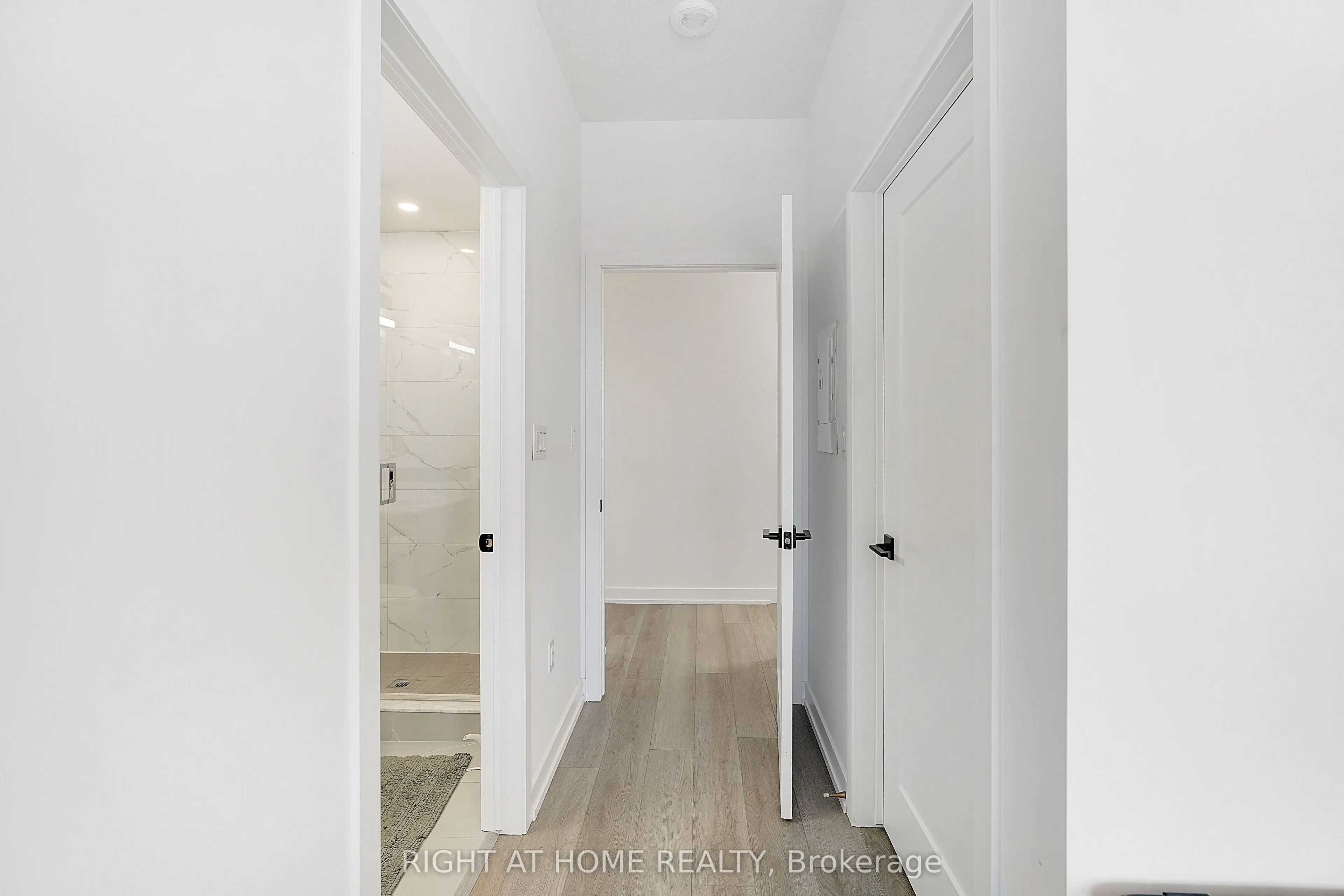 460 Dundas Street E #905