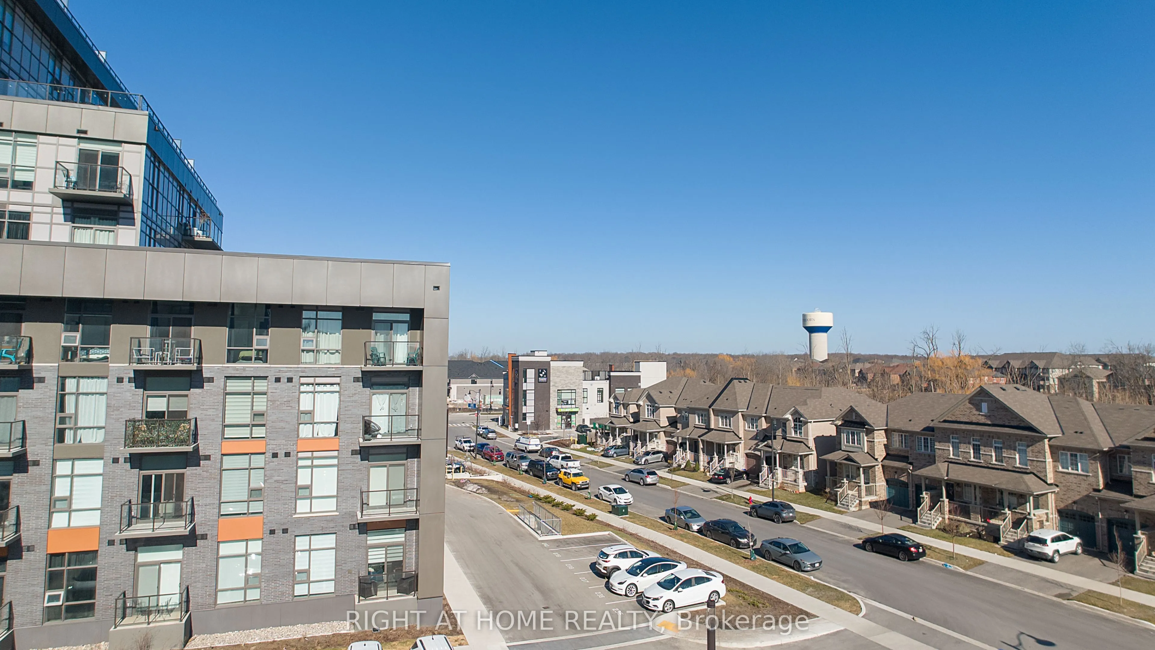 460 Dundas Street E #905