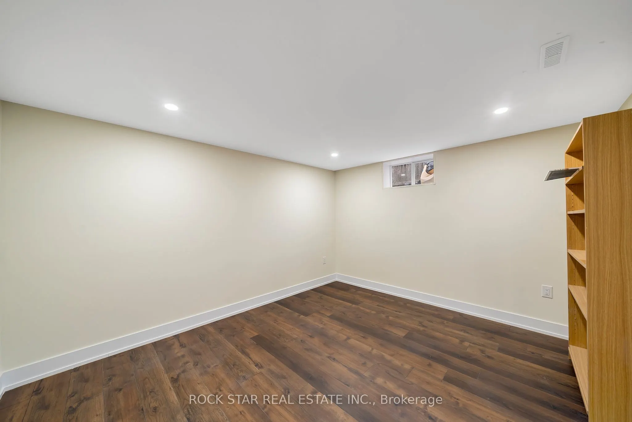 78 LEASIDE Drive #Lower