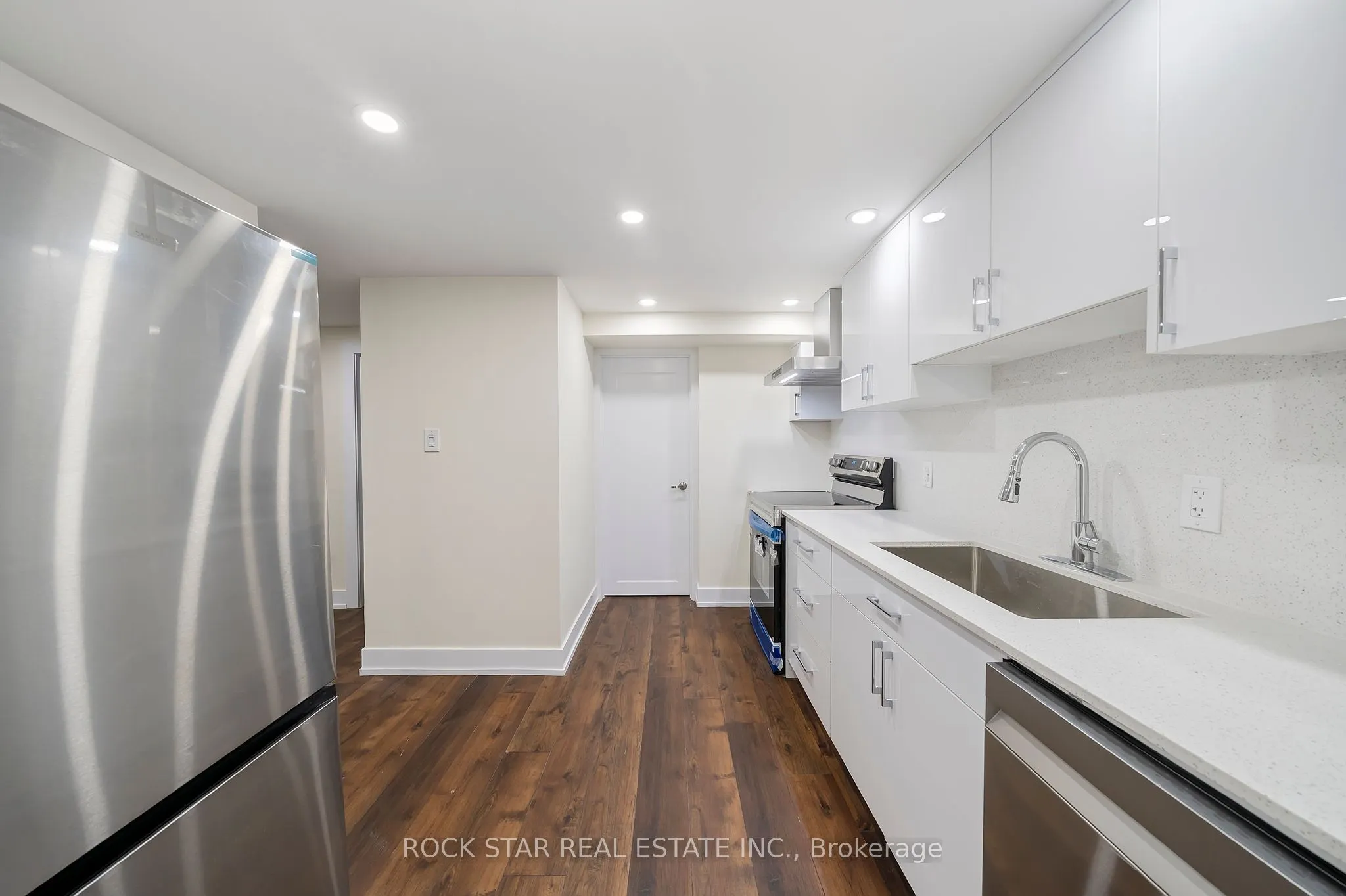 78 LEASIDE Drive #Lower