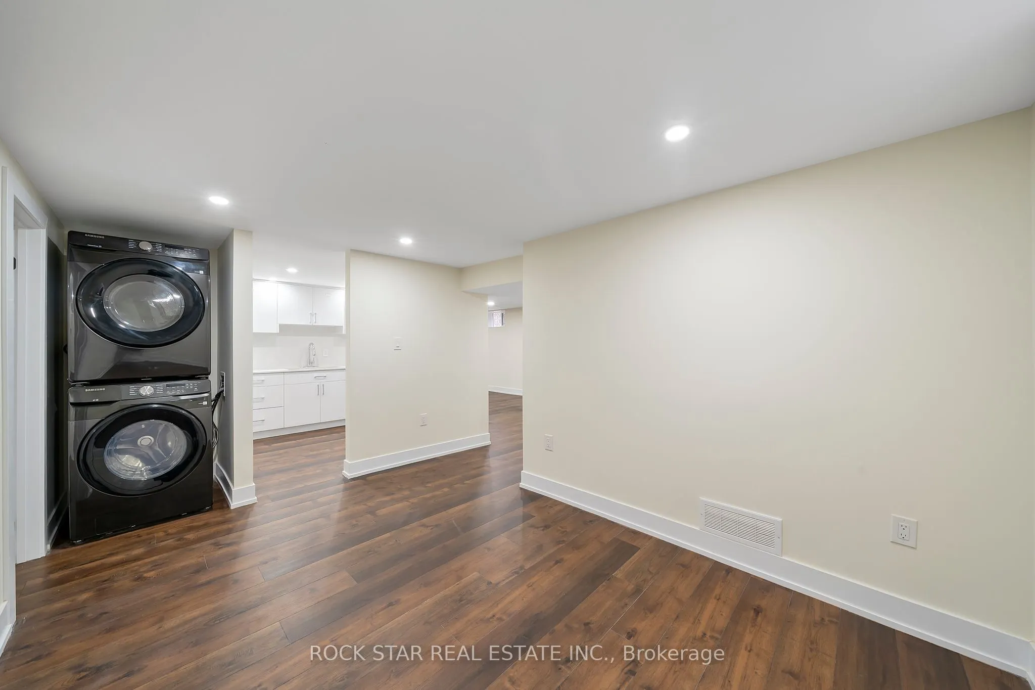 78 LEASIDE Drive #Lower