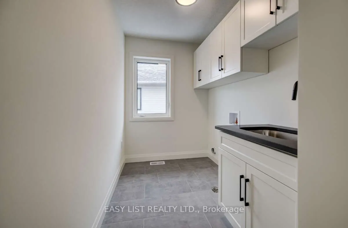 487 Black Street
