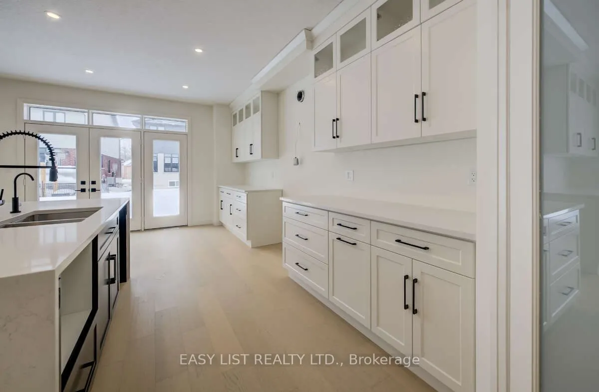 487 Black Street