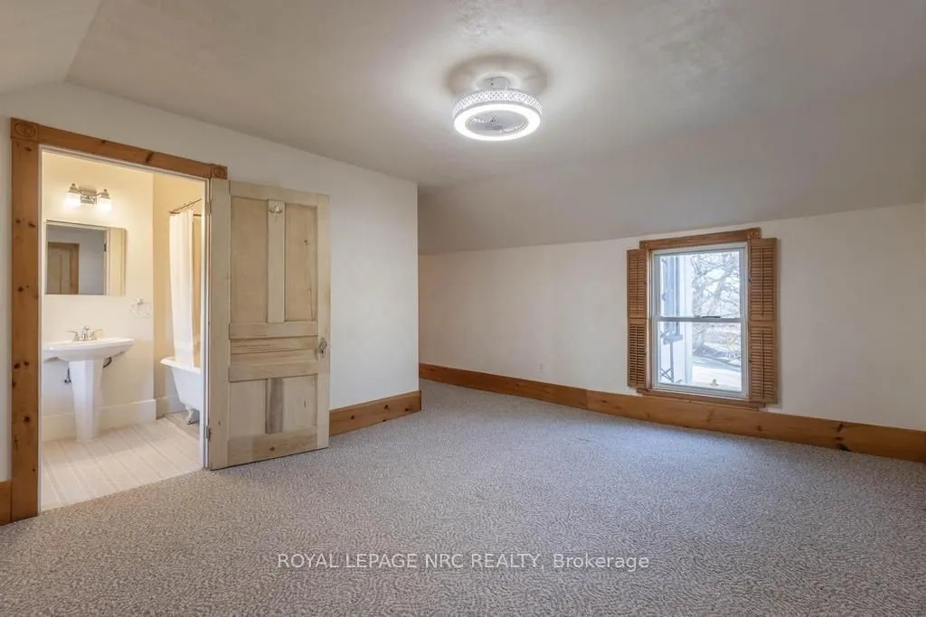 245 Niven Road