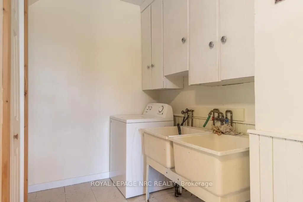 245 Niven Road