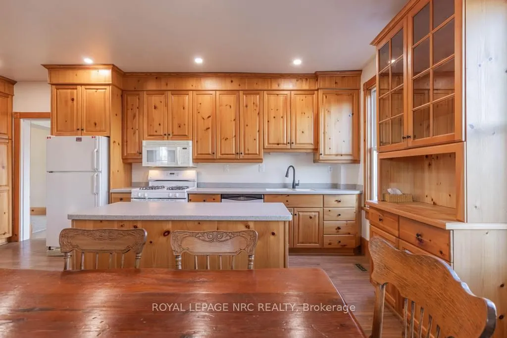245 Niven Road
