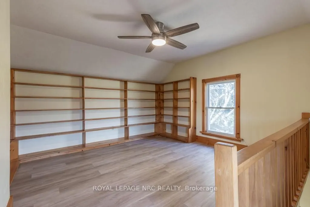 245 Niven Road