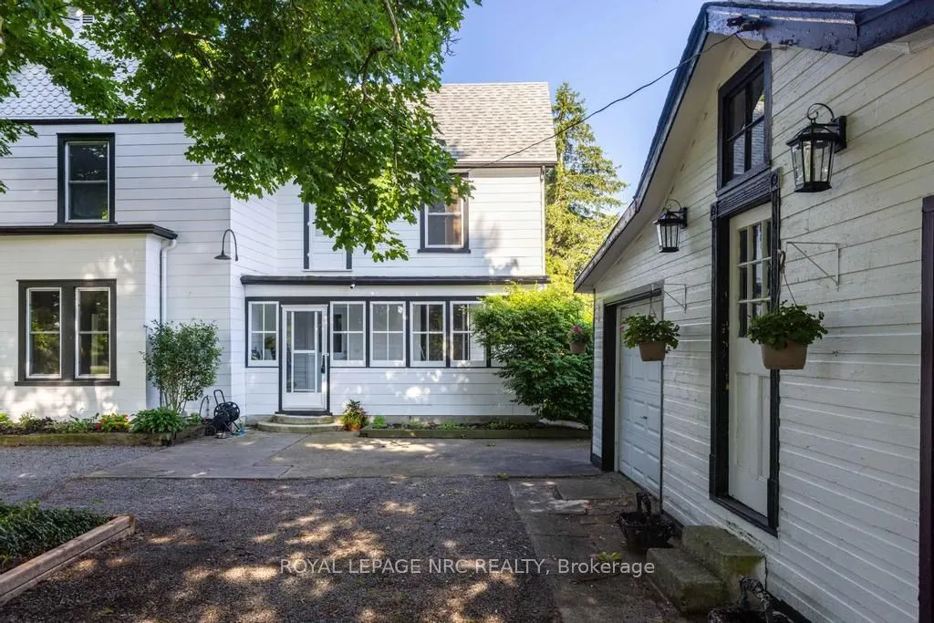 245 Niven Road