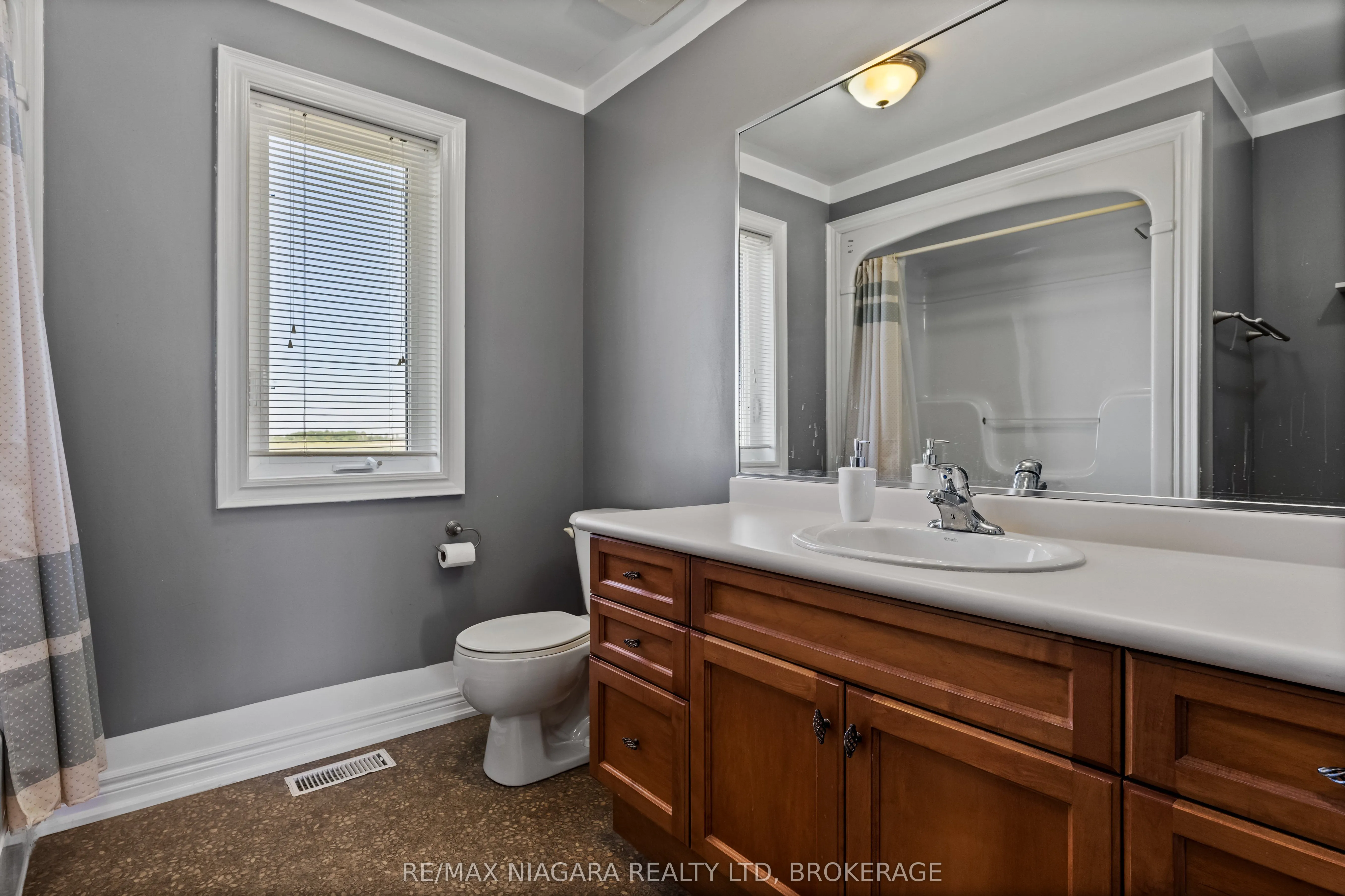 374 Niagara Stone Road