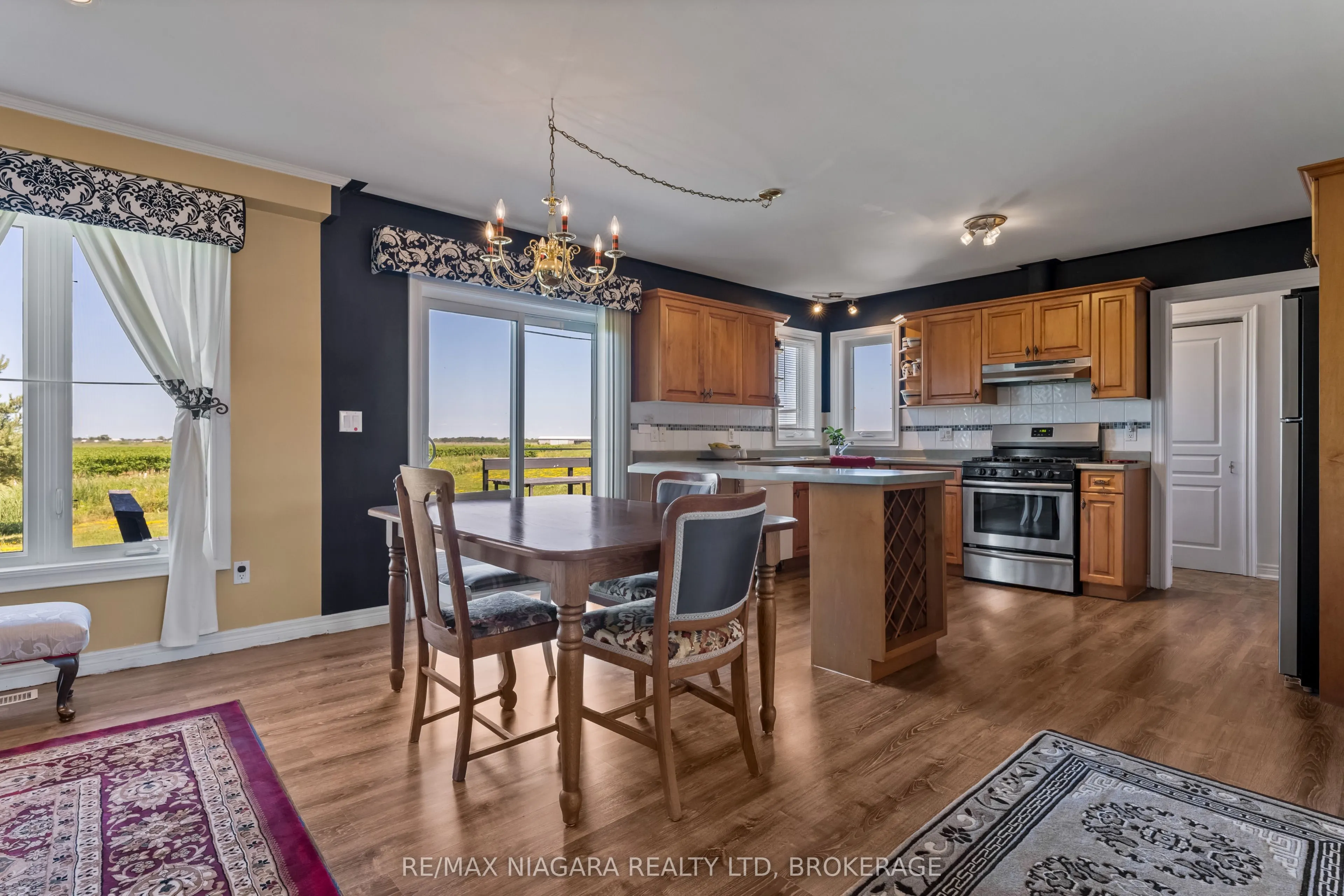 374 Niagara Stone Road