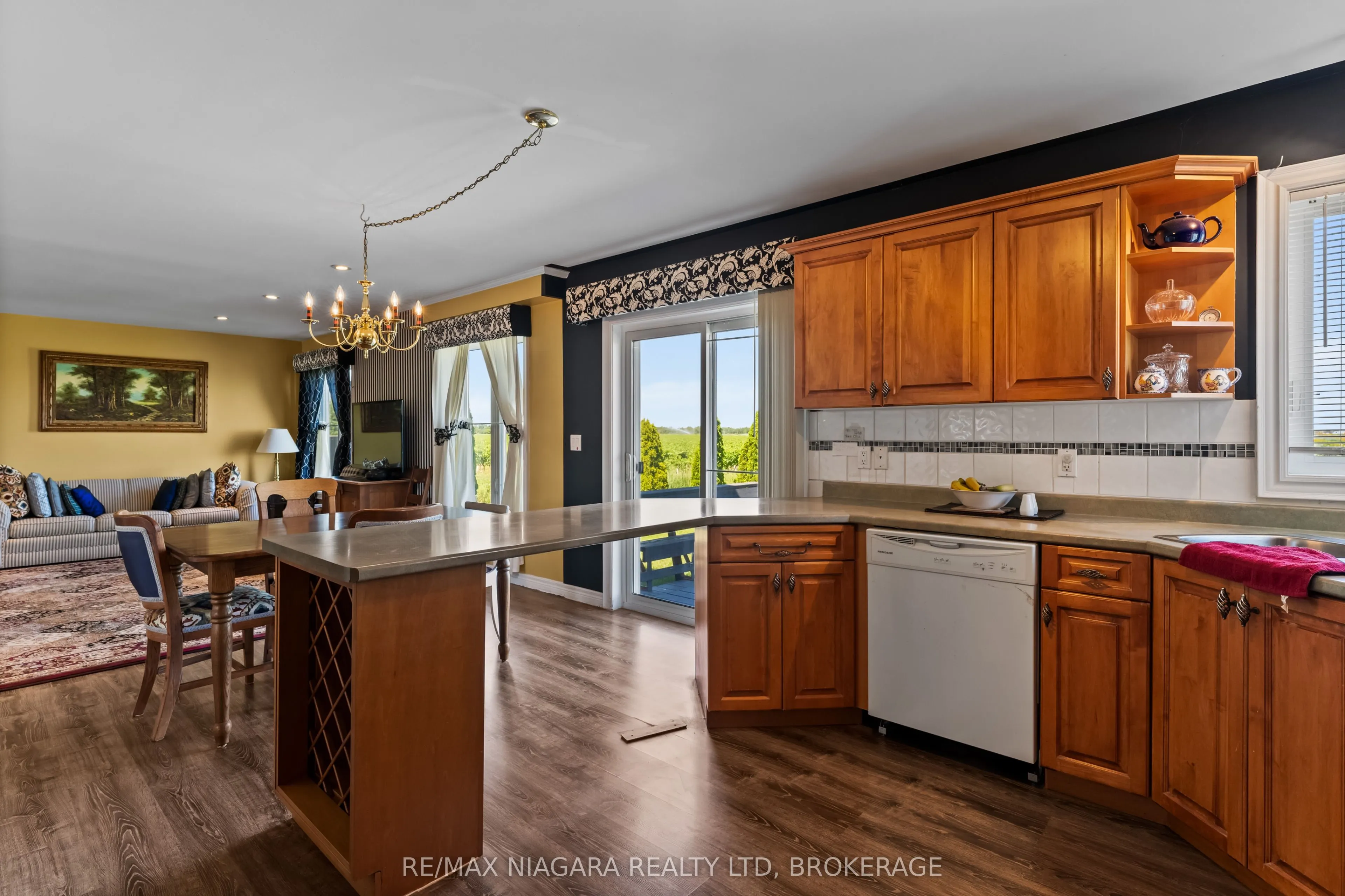 374 Niagara Stone Road