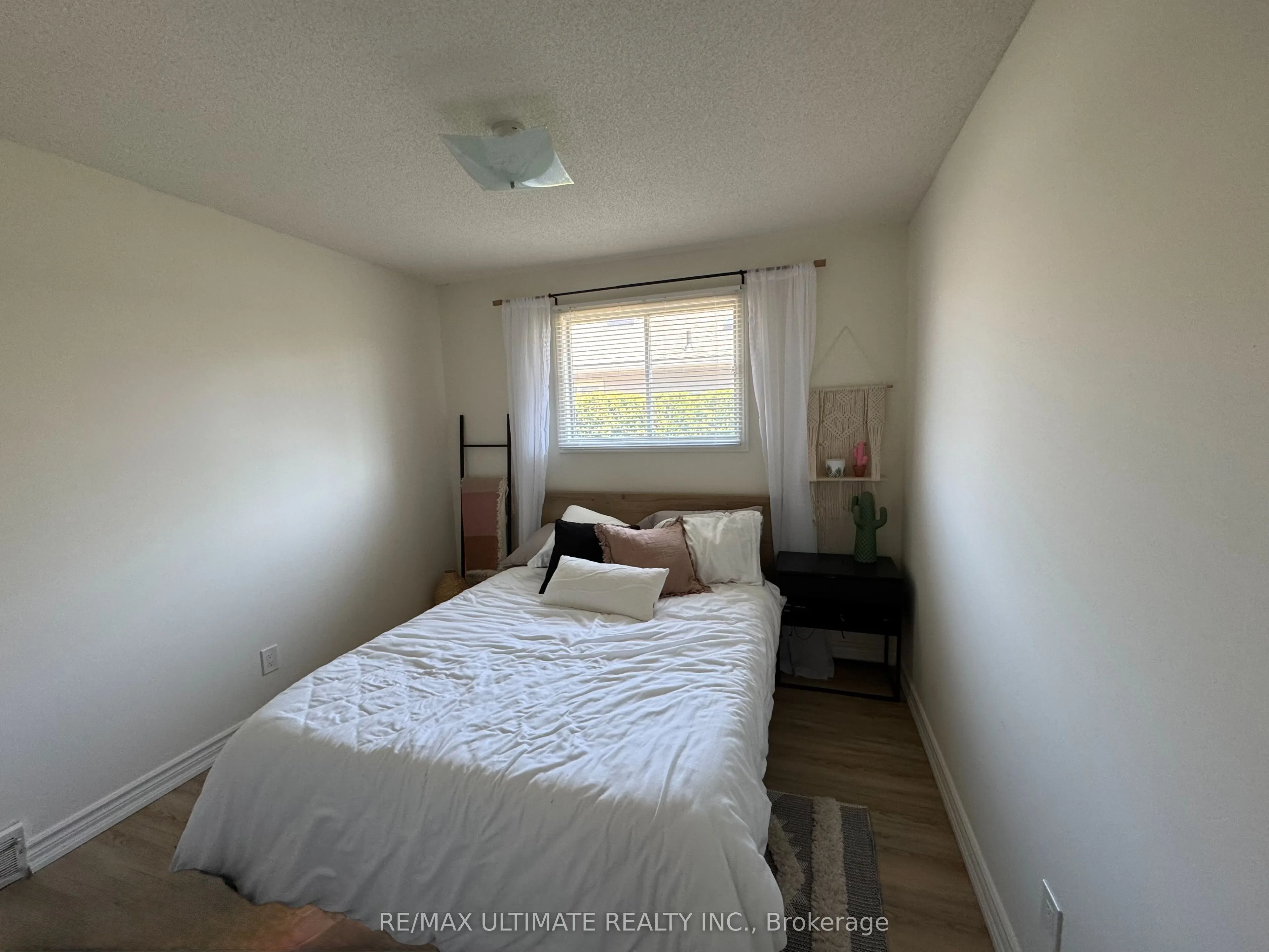 12 Stoney Brook Crescent