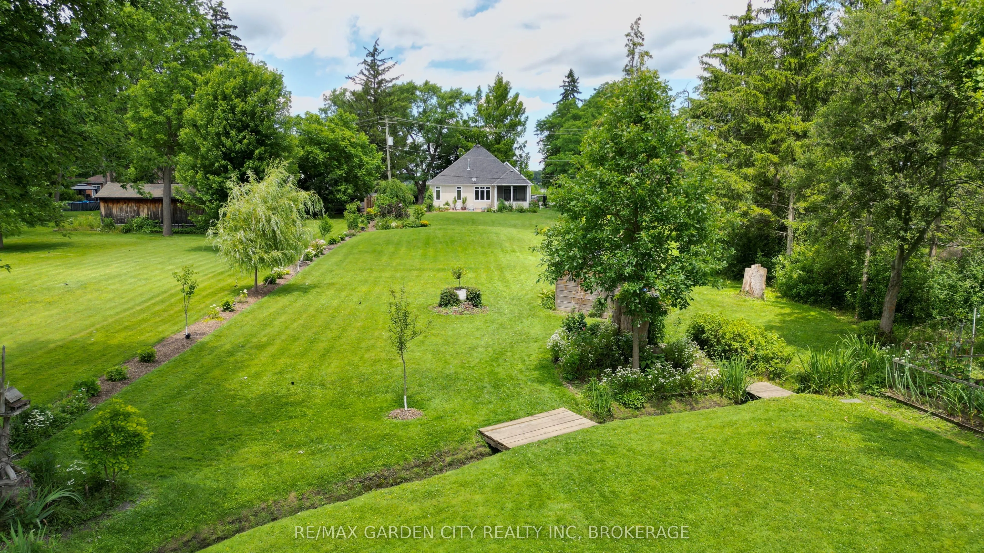 3089 Niagara River Parkway