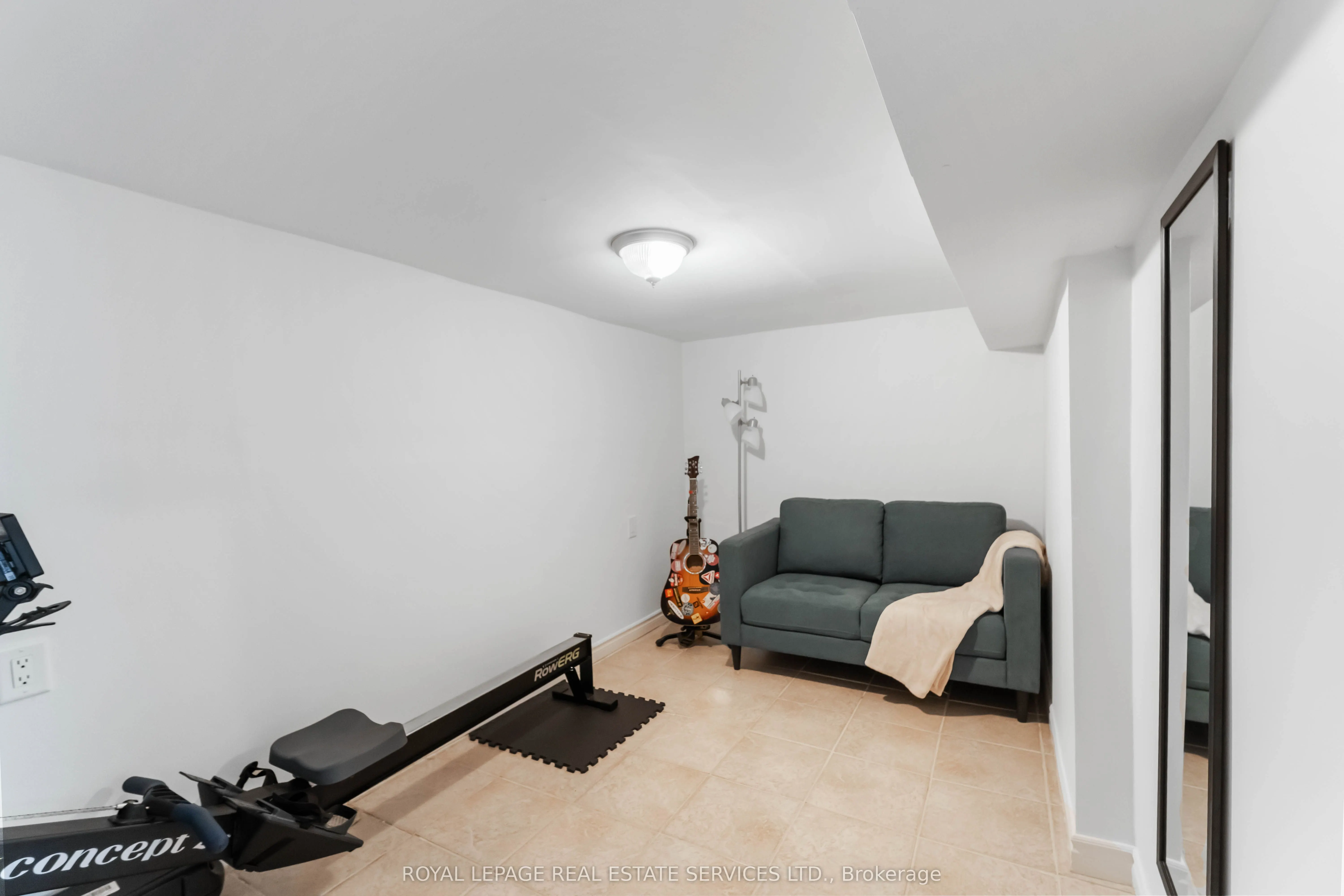54 Weir Street S
