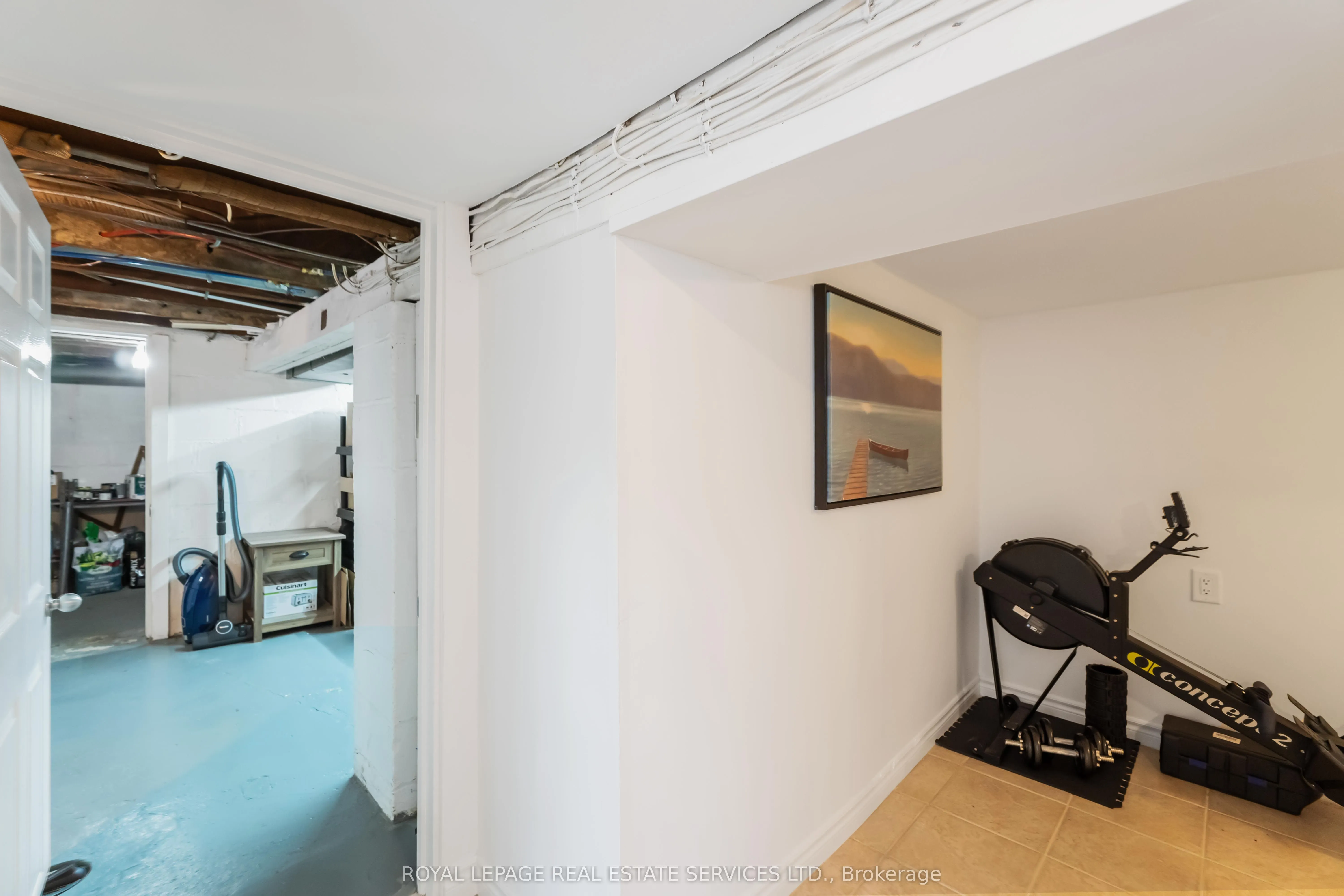 54 Weir Street S