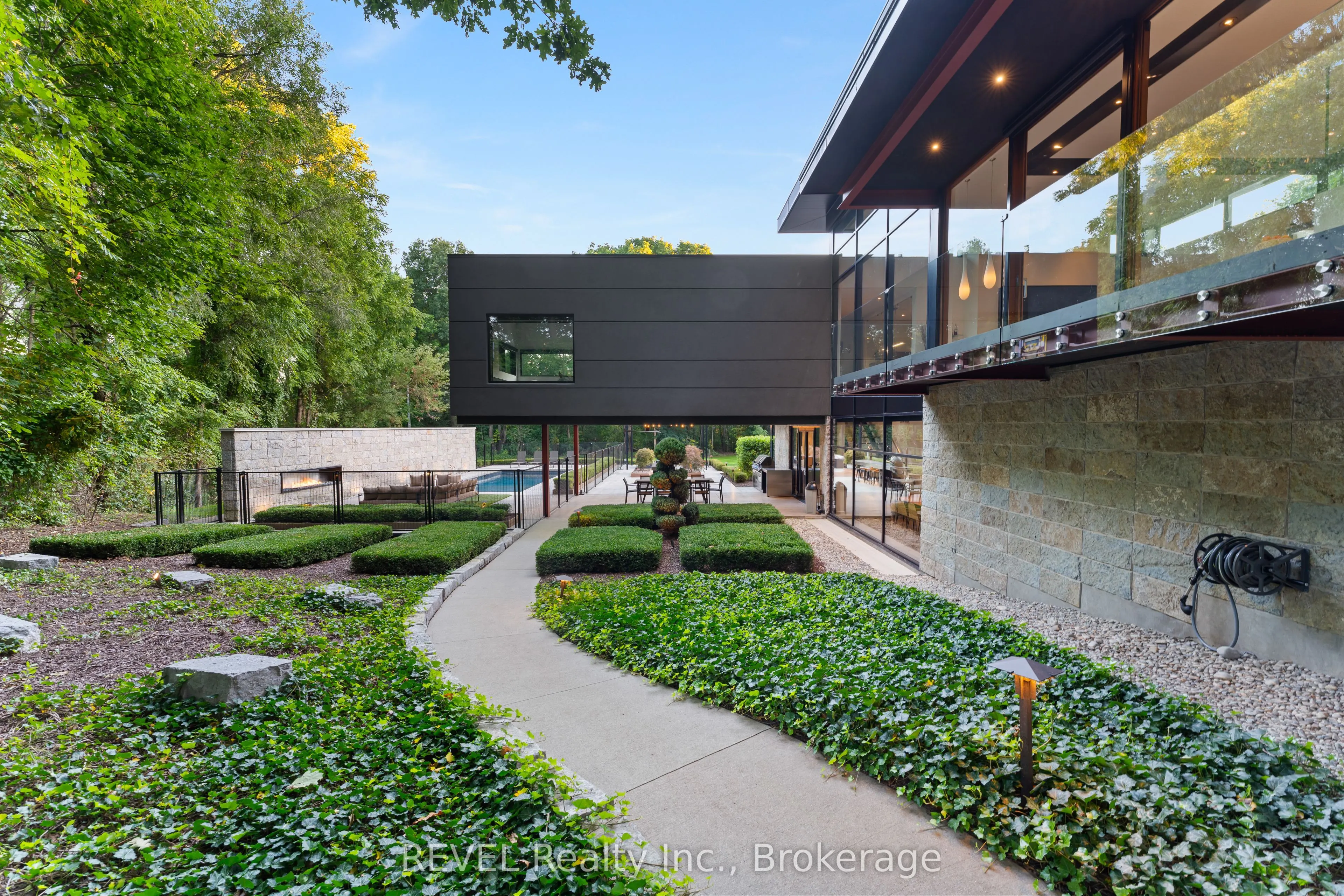 250 Canboro Road