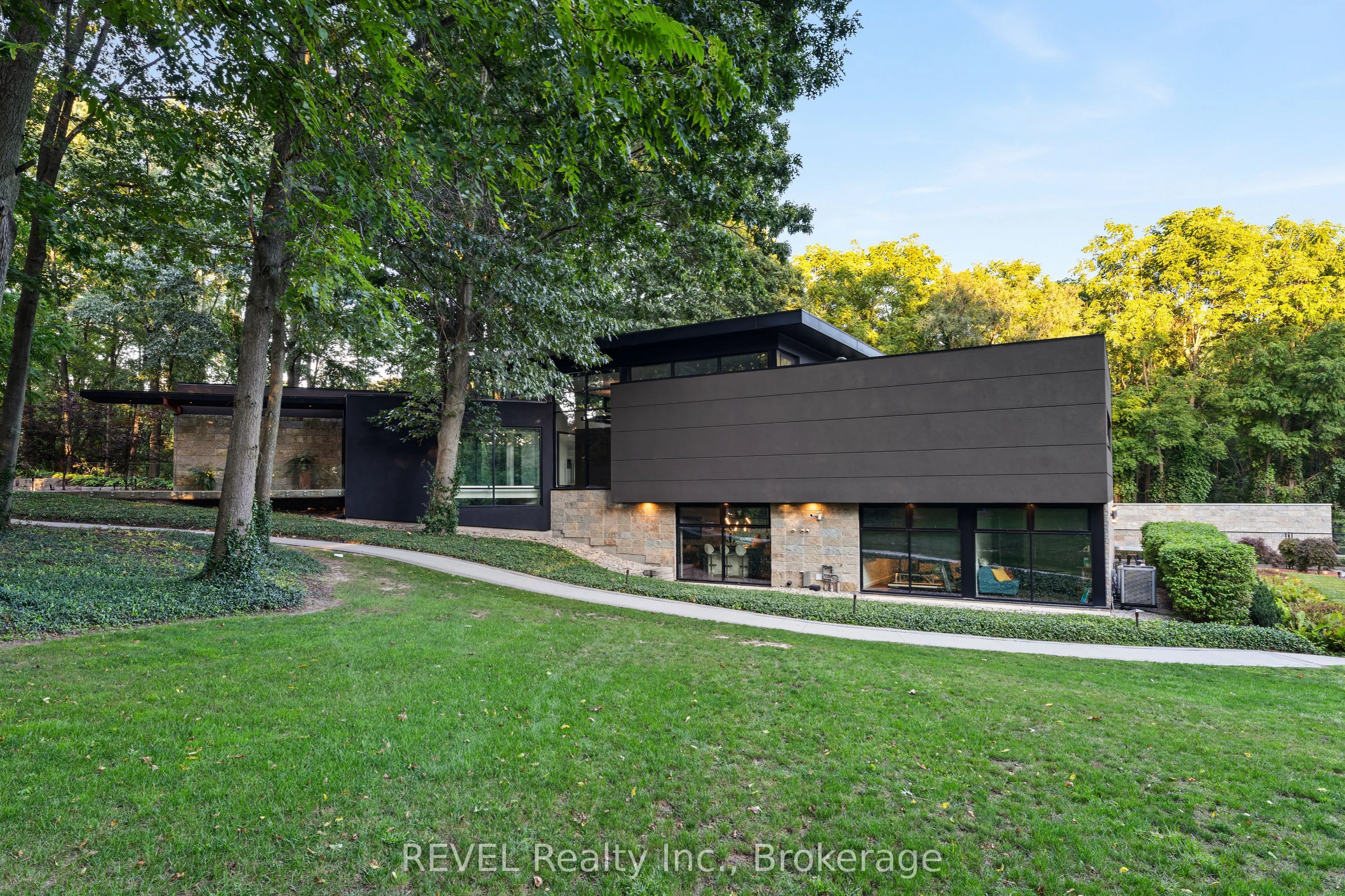 250 Canboro Road