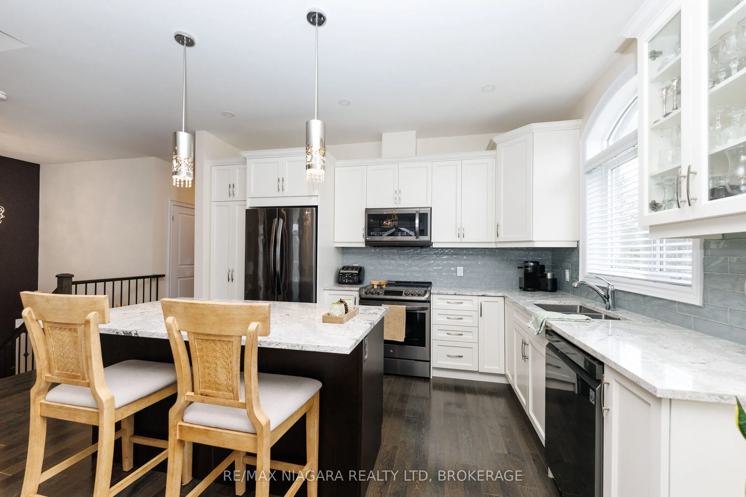 4049 Village Creek Drive