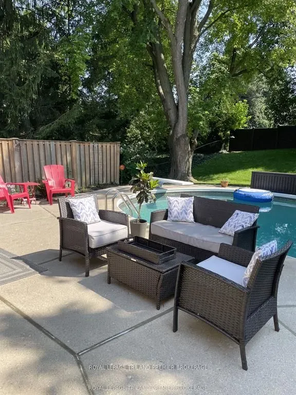 31 Foxcroft Crescent