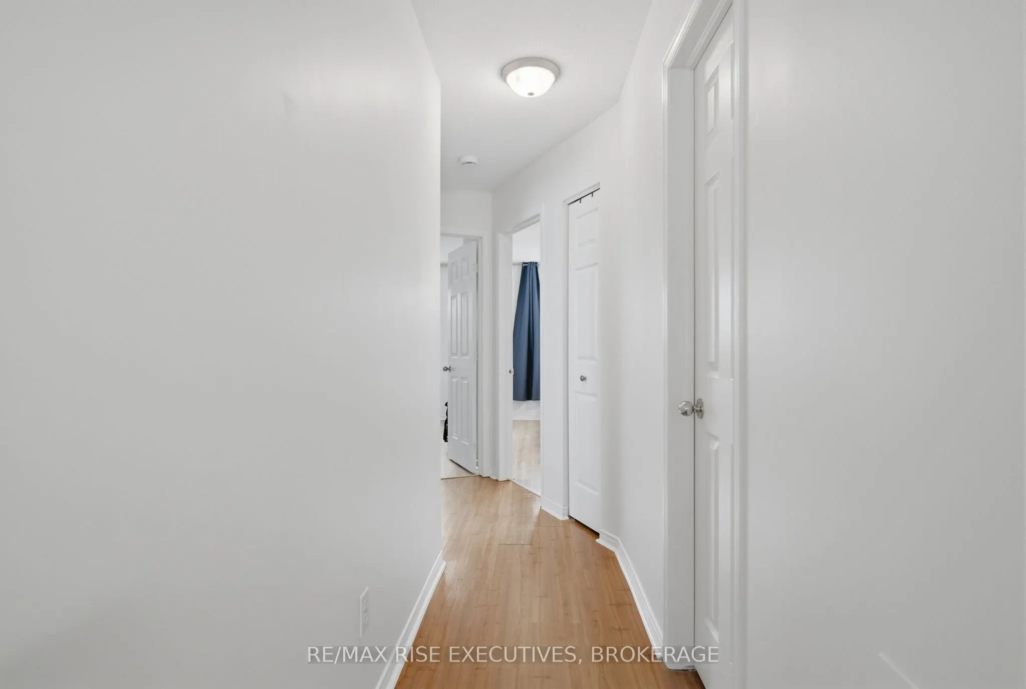 984 Waterbury Crescent