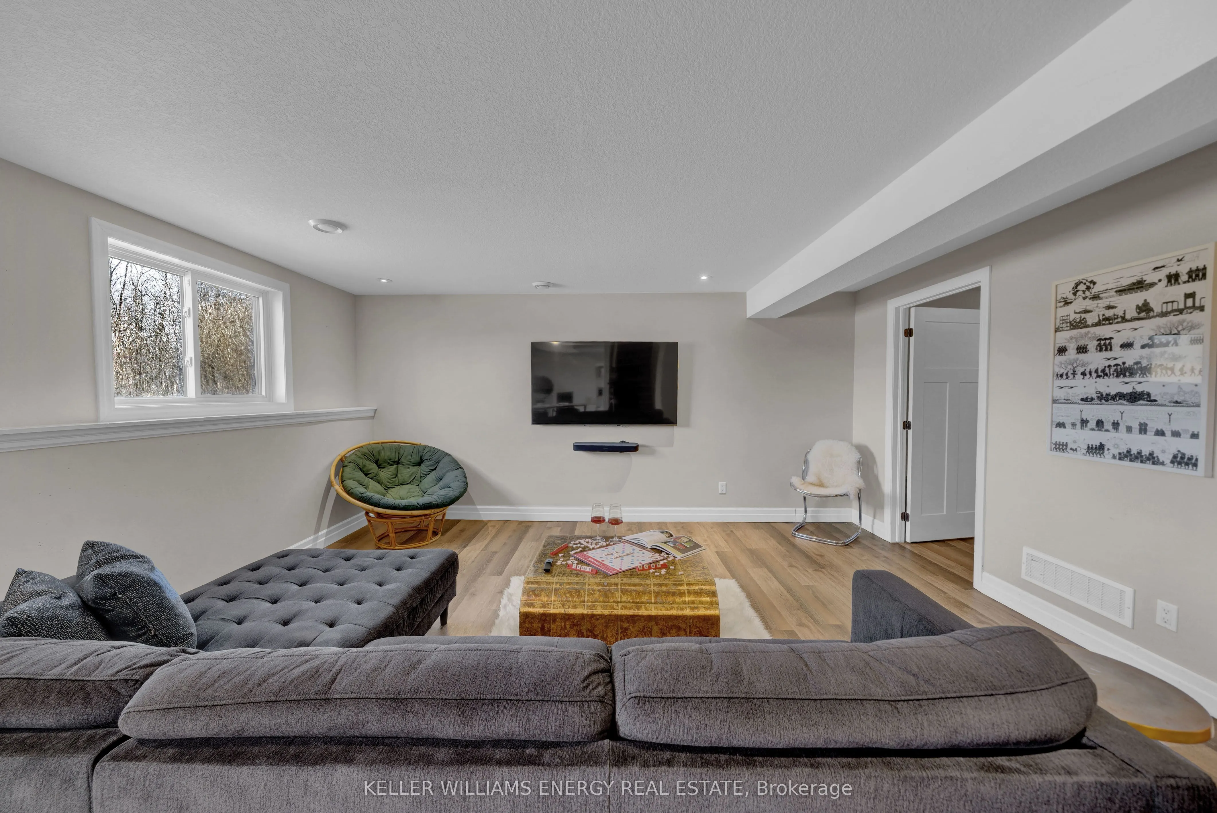 20858 Loyalist Parkway