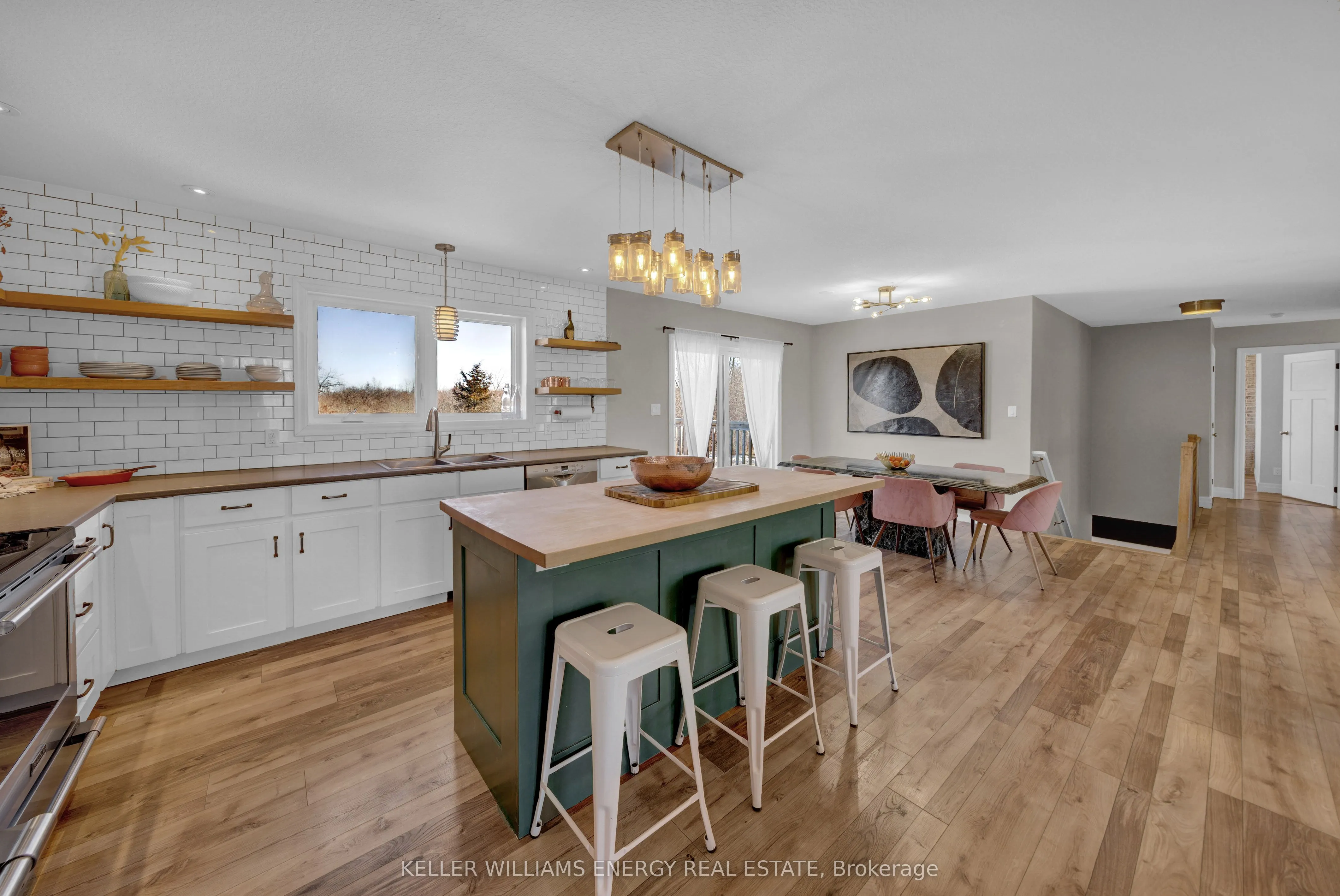20858 Loyalist Parkway