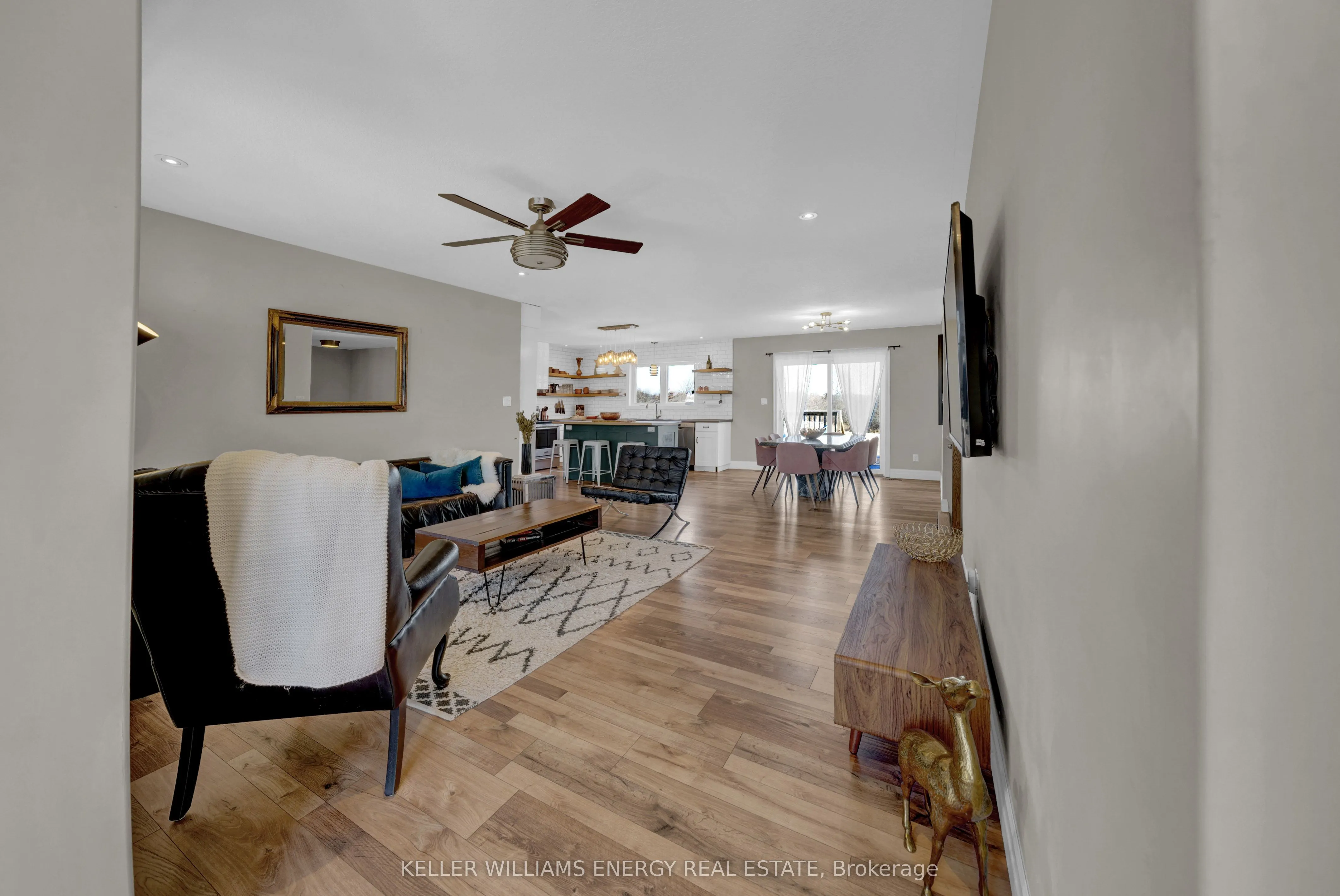 20858 Loyalist Parkway