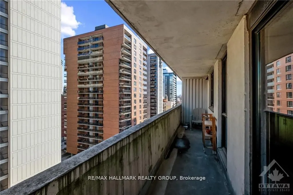200 Bay Street #1102
