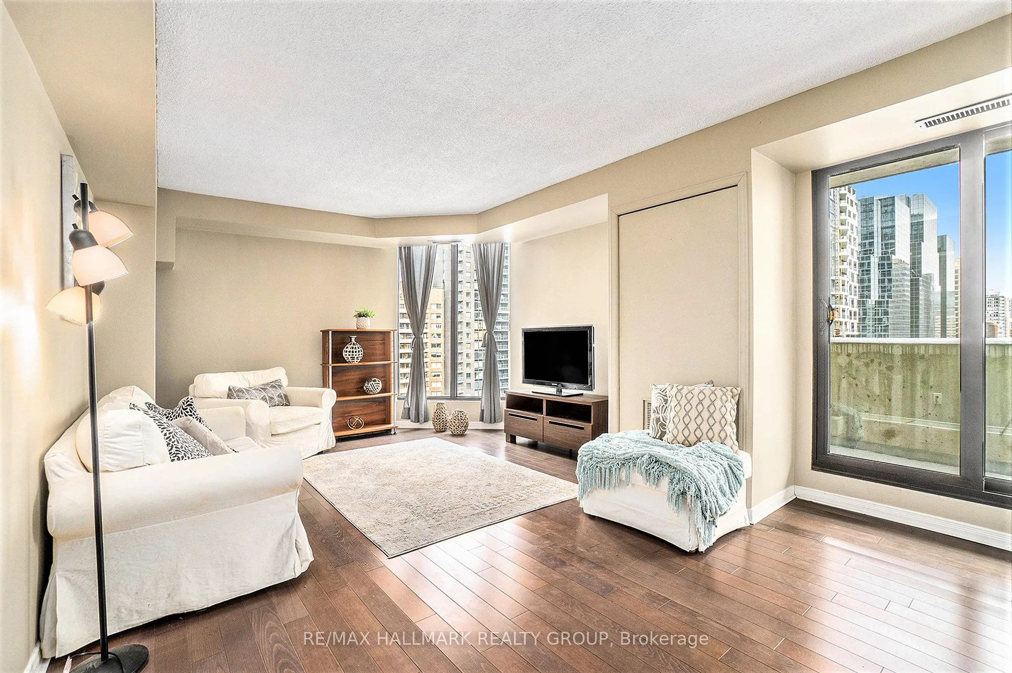 200 Bay Street #1102