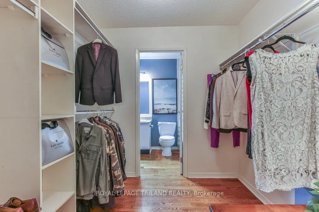 285 QUEENS Avenue #101