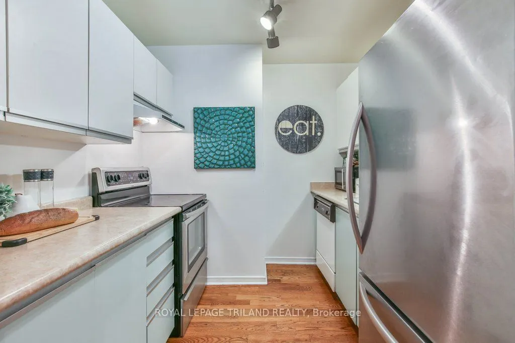285 QUEENS Avenue #101