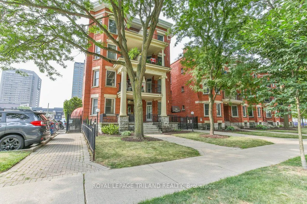 285 QUEENS Avenue #101