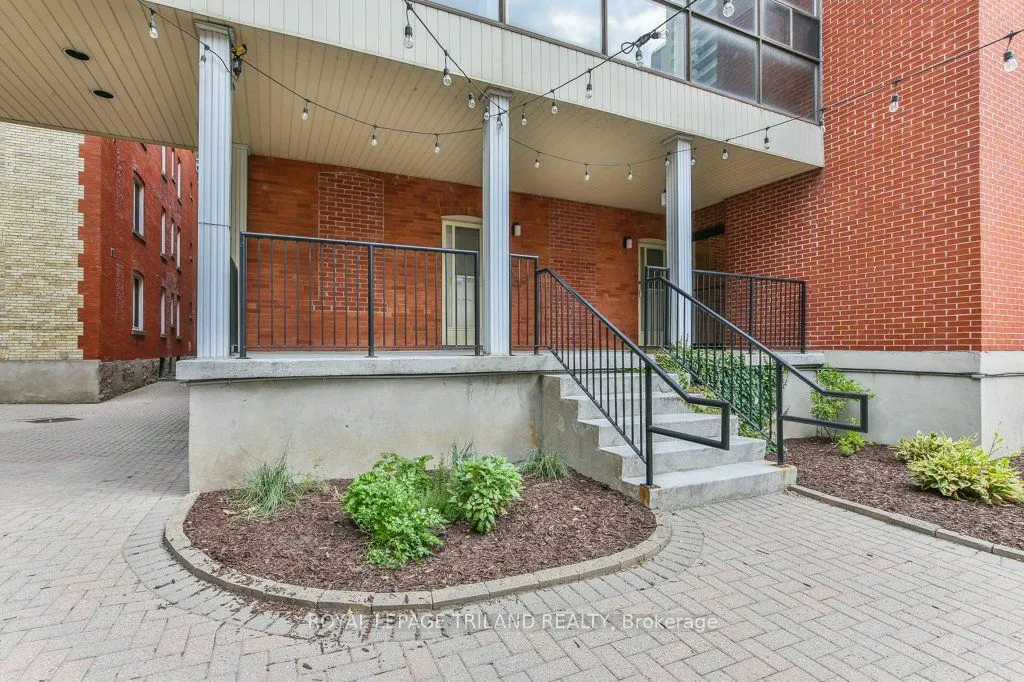 285 QUEENS Avenue #101