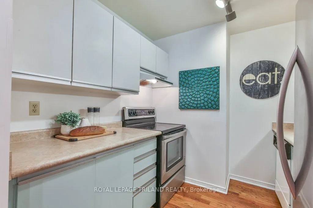 285 QUEENS Avenue #101