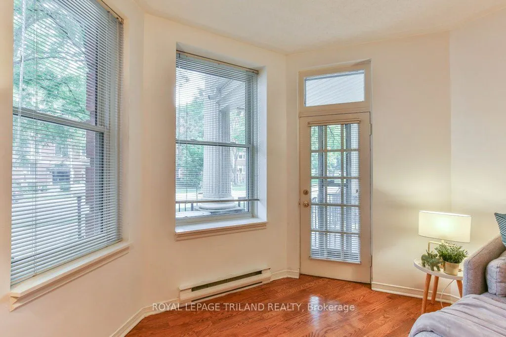 285 QUEENS Avenue #101