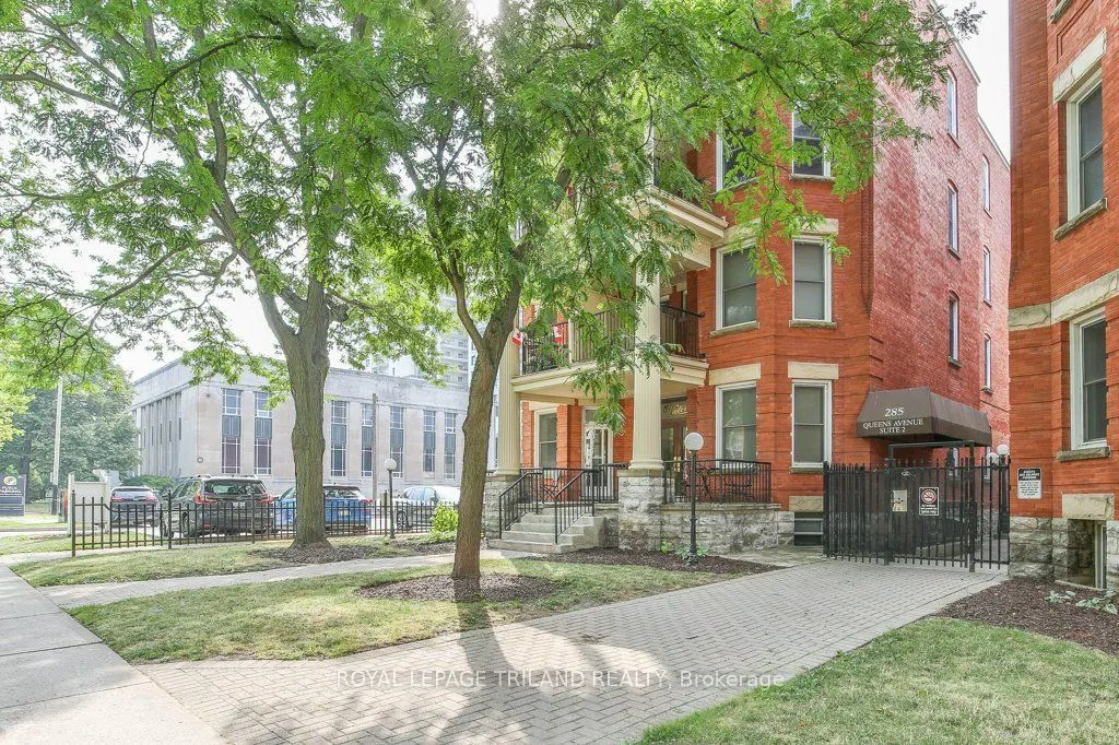 285 QUEENS Avenue #101