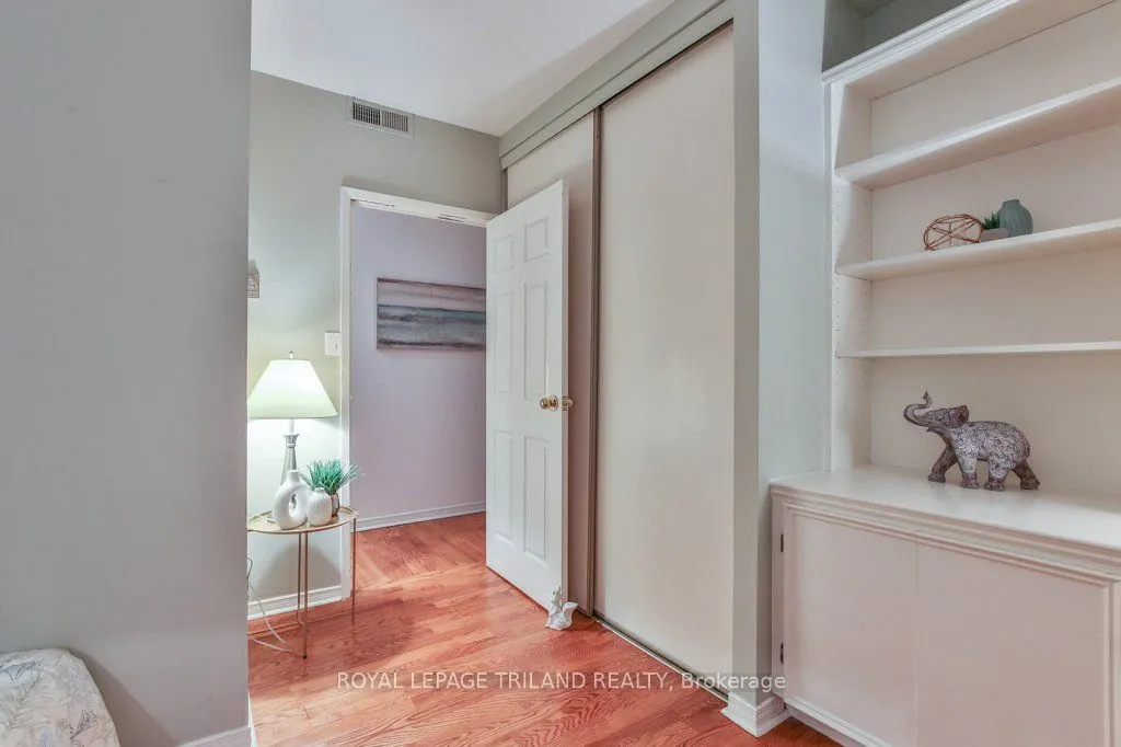 285 QUEENS Avenue #101