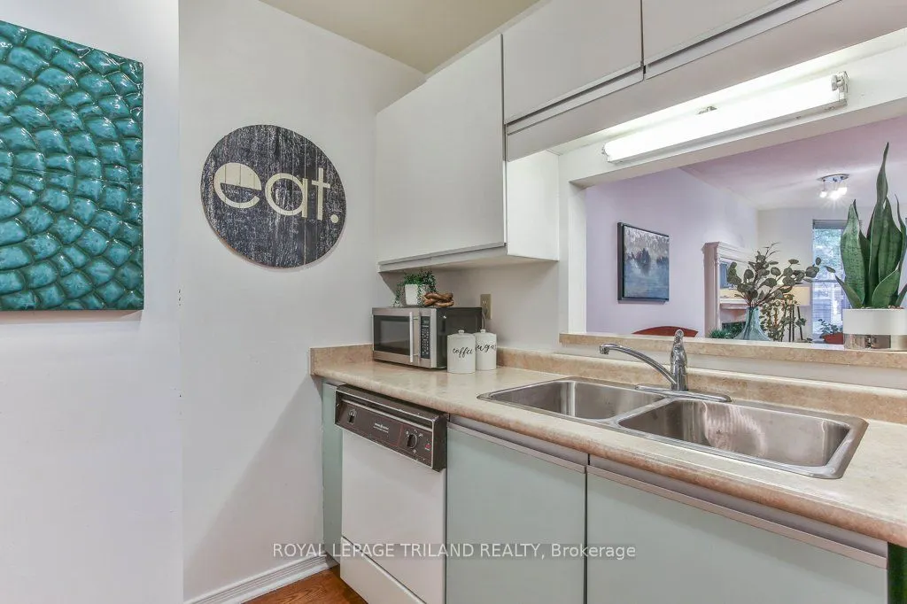 285 QUEENS Avenue #101