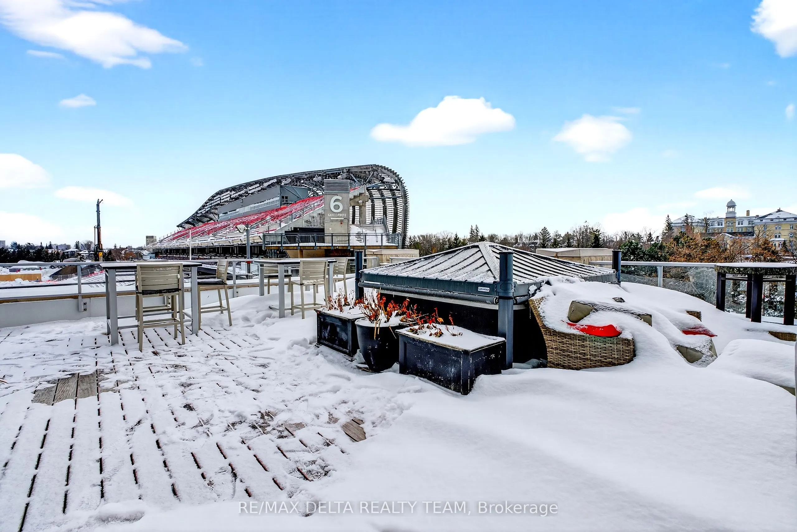 1035 Bank Street #307