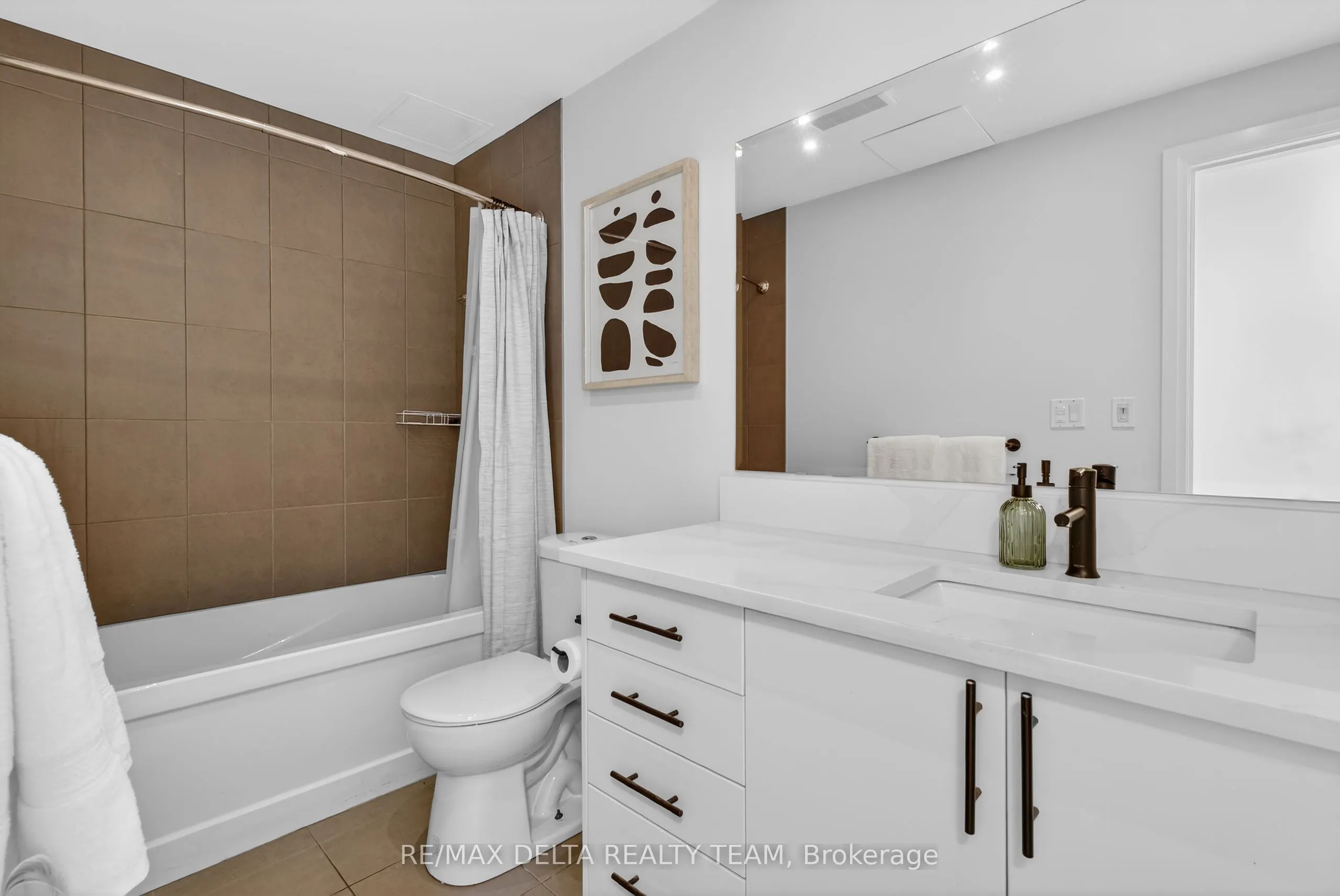 1035 Bank Street #307