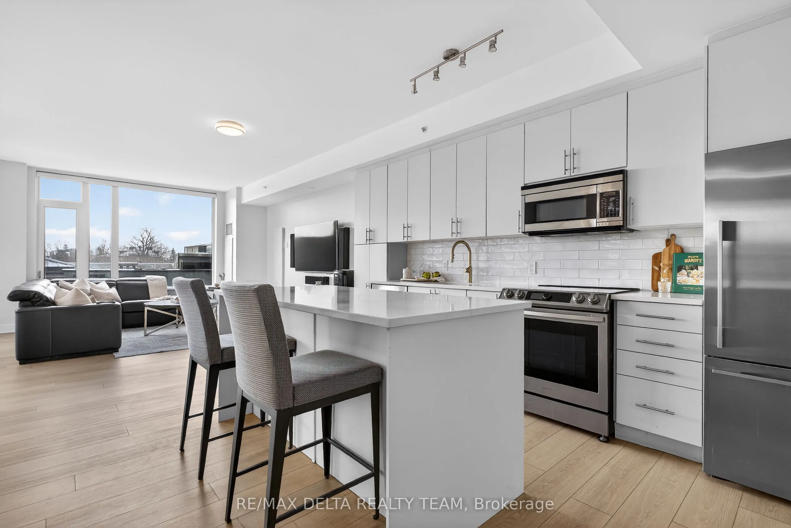 1035 Bank Street #307