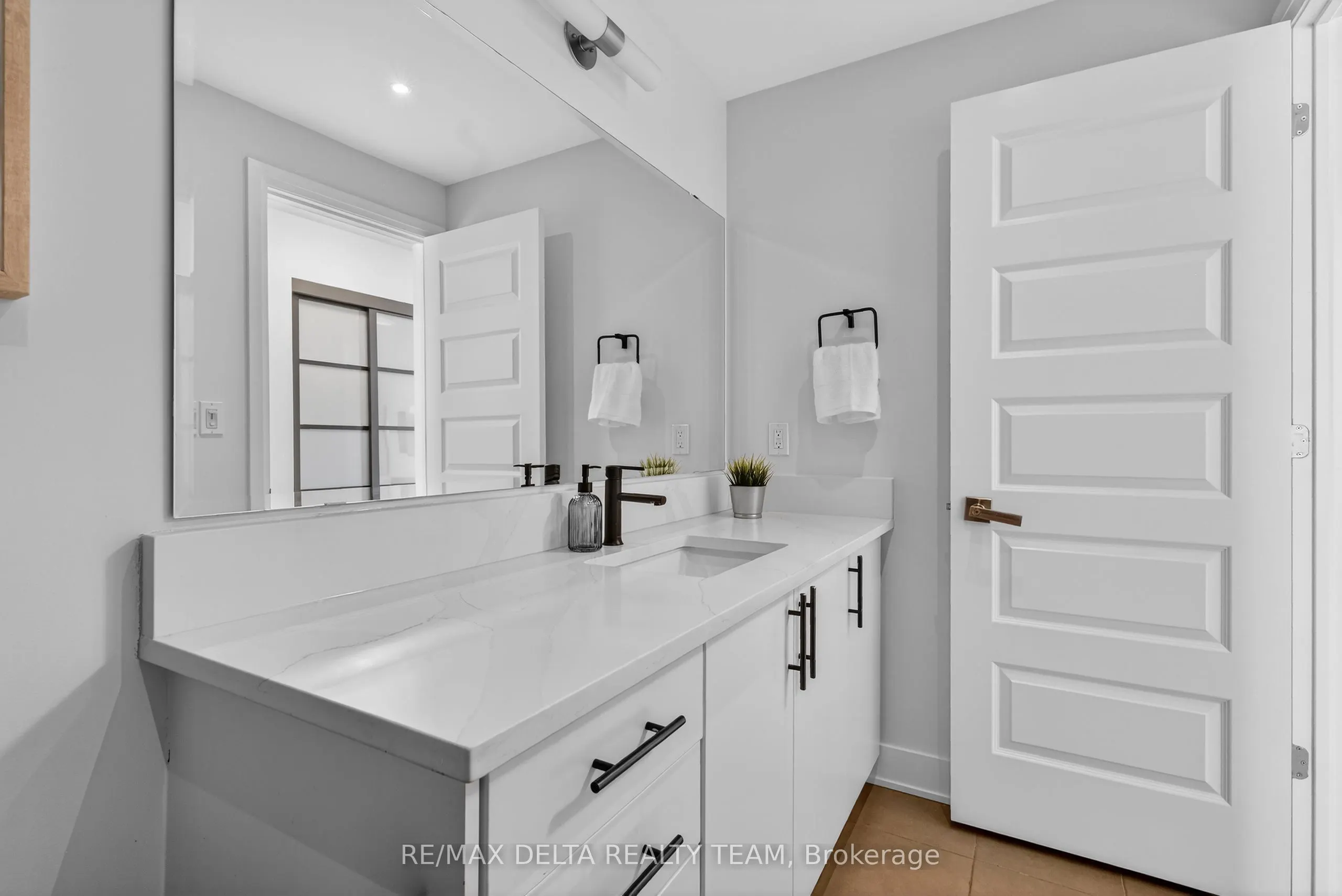 1035 Bank Street #307