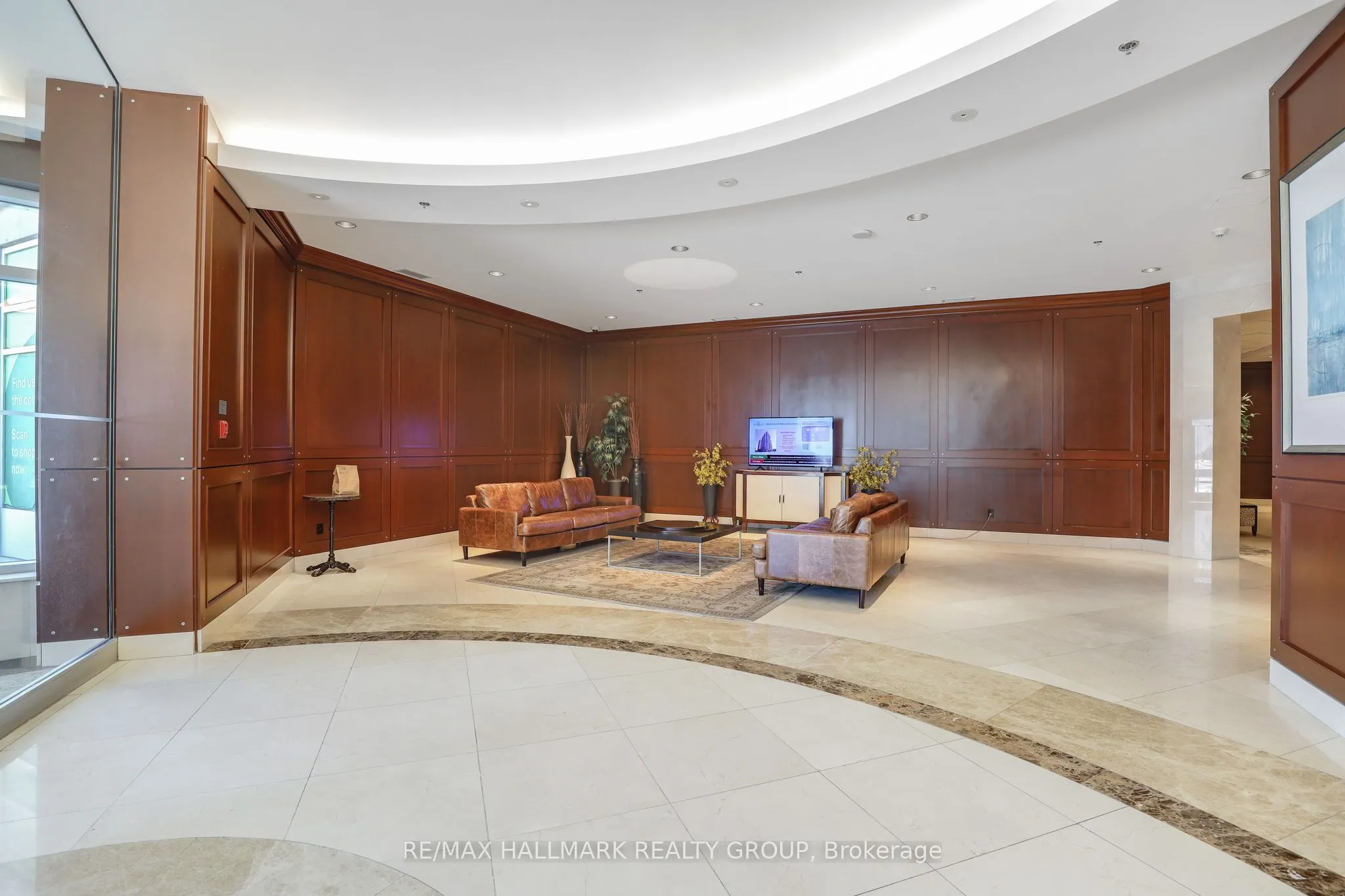200 Rideau Street #504