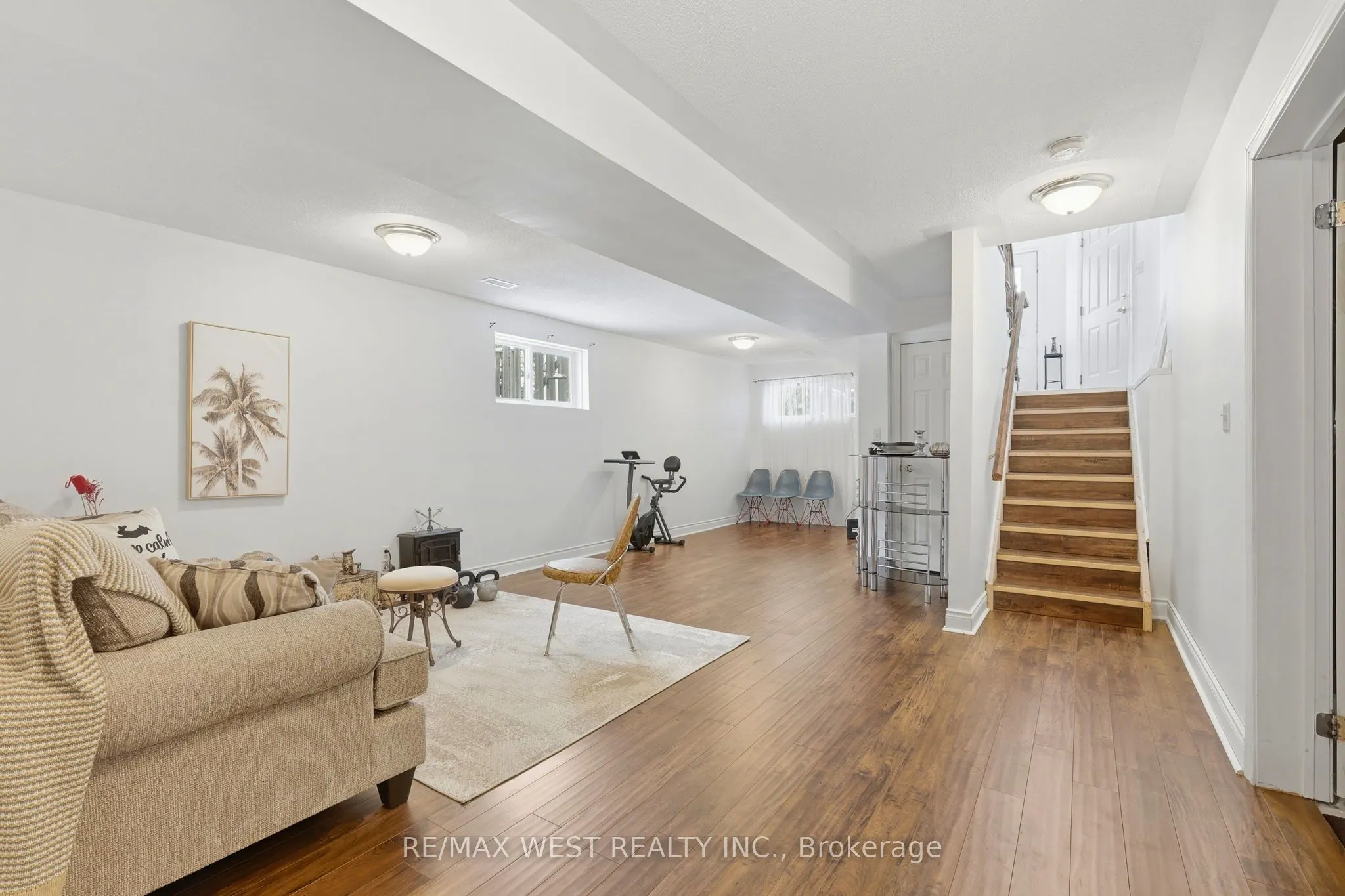 20 Eakins Crescent