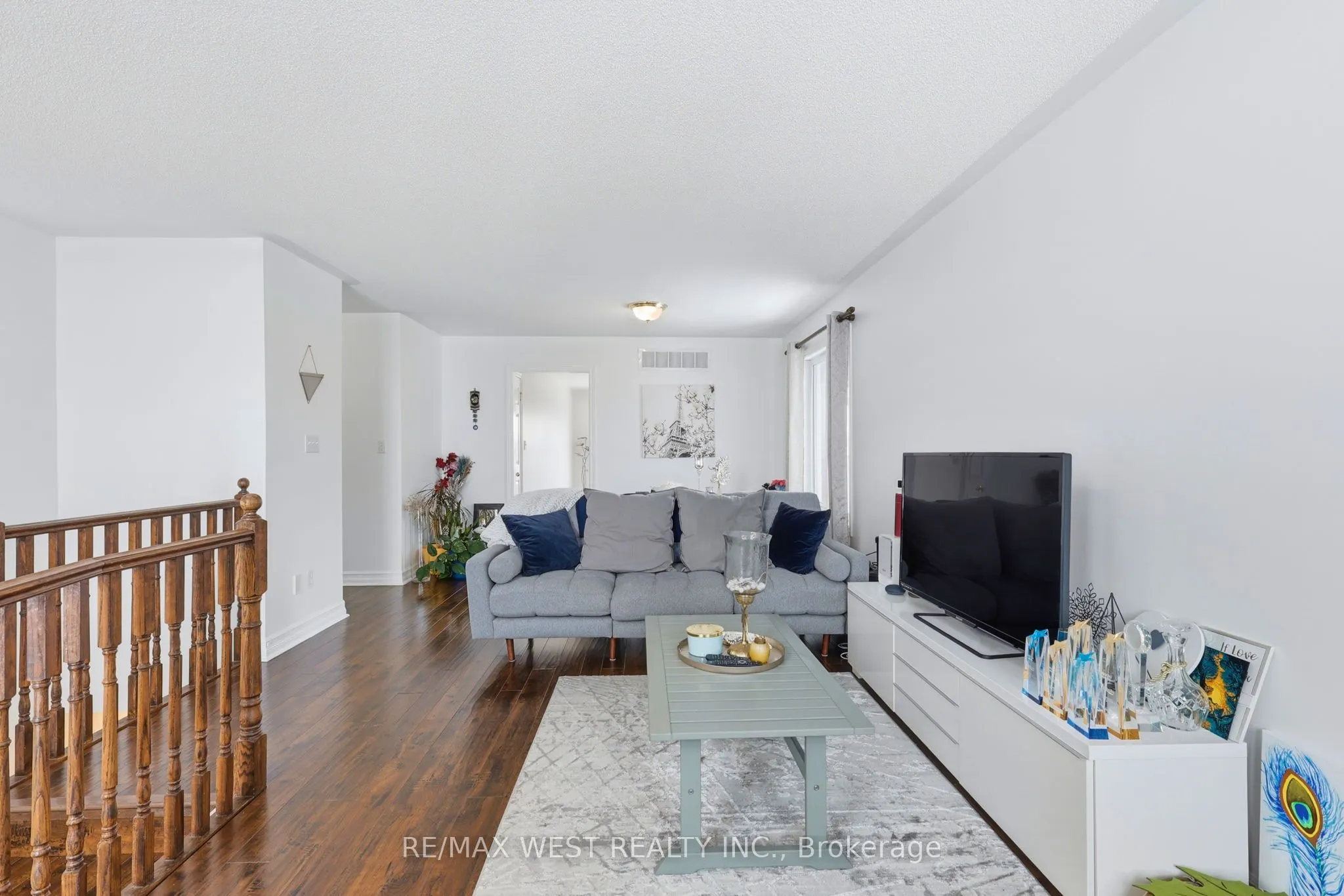 20 Eakins Crescent